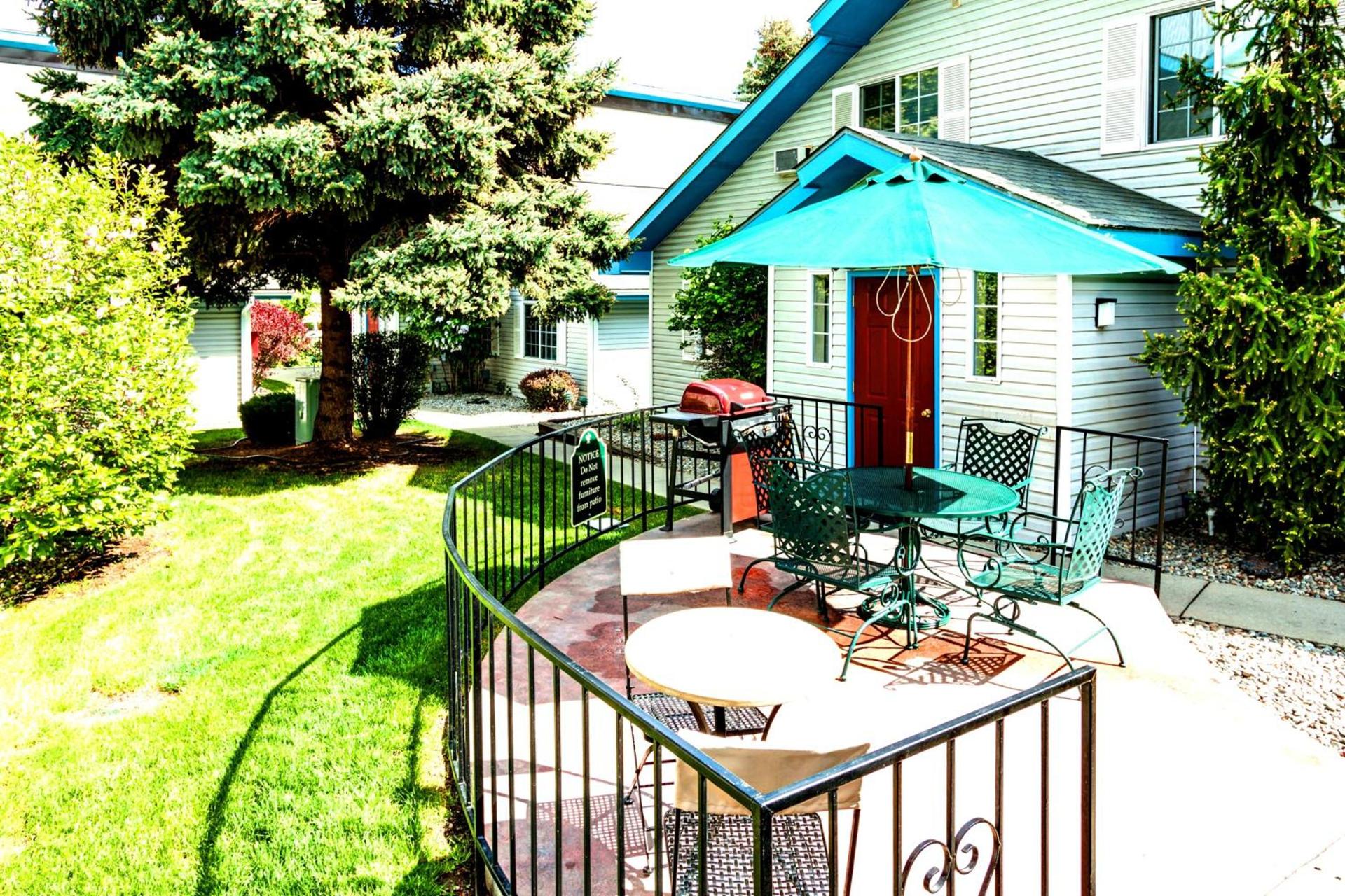Turning Leaf Townhome Suites photo 27