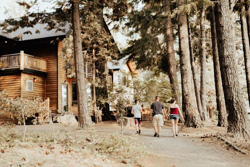 The Suttle Lodge & Boathouse photo 41
