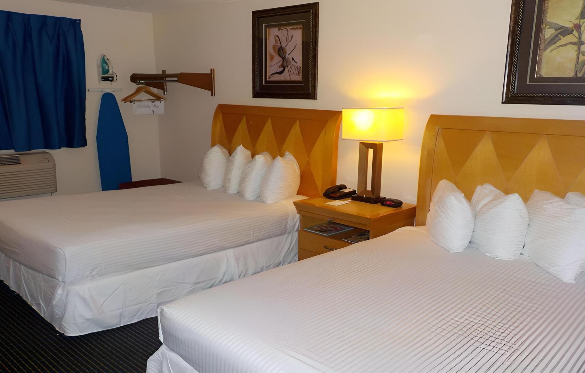 Economy 7 Inn photo 8