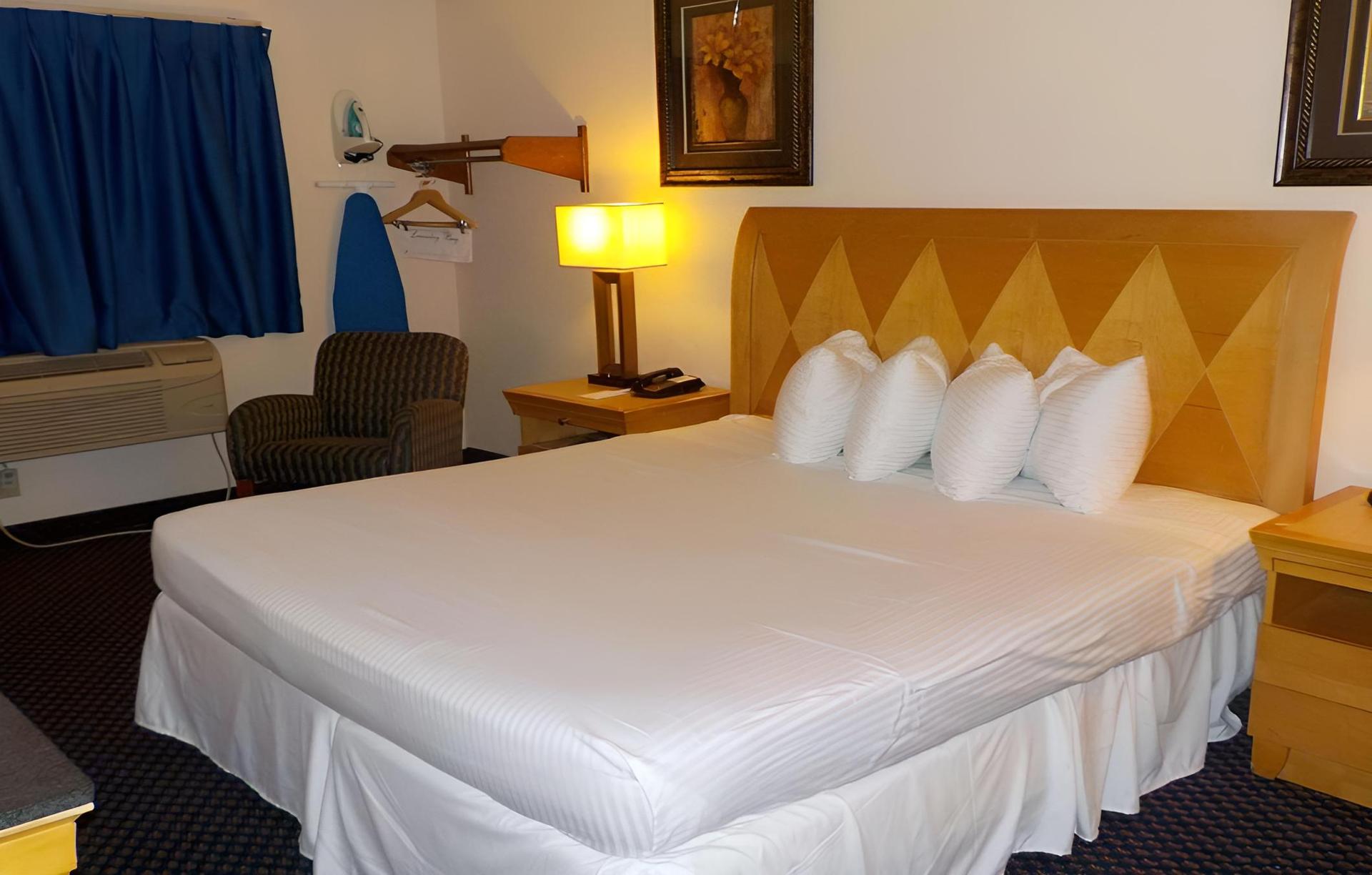Economy 7 Inn photo 3