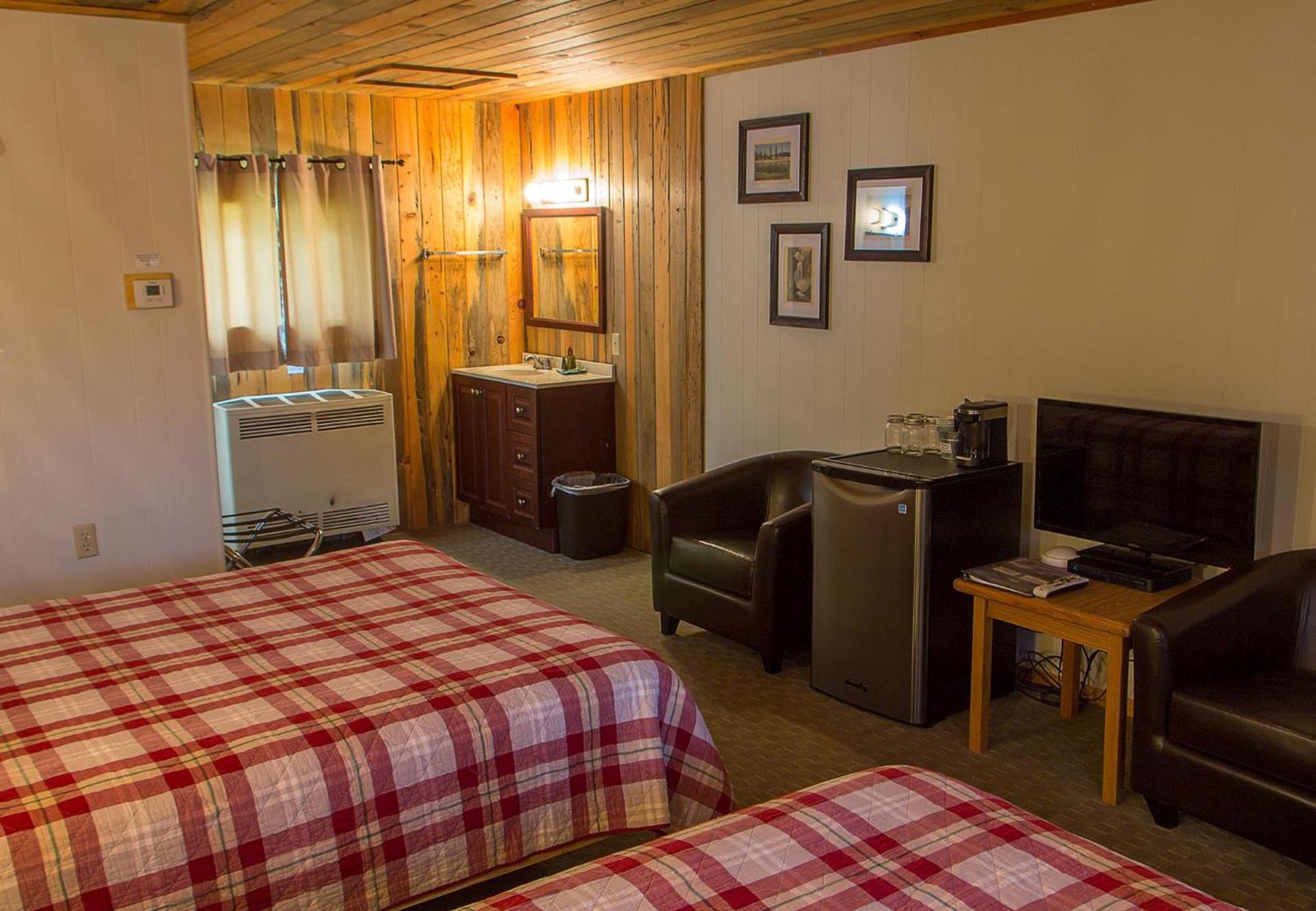 High Country Motel and Cabins photo 17