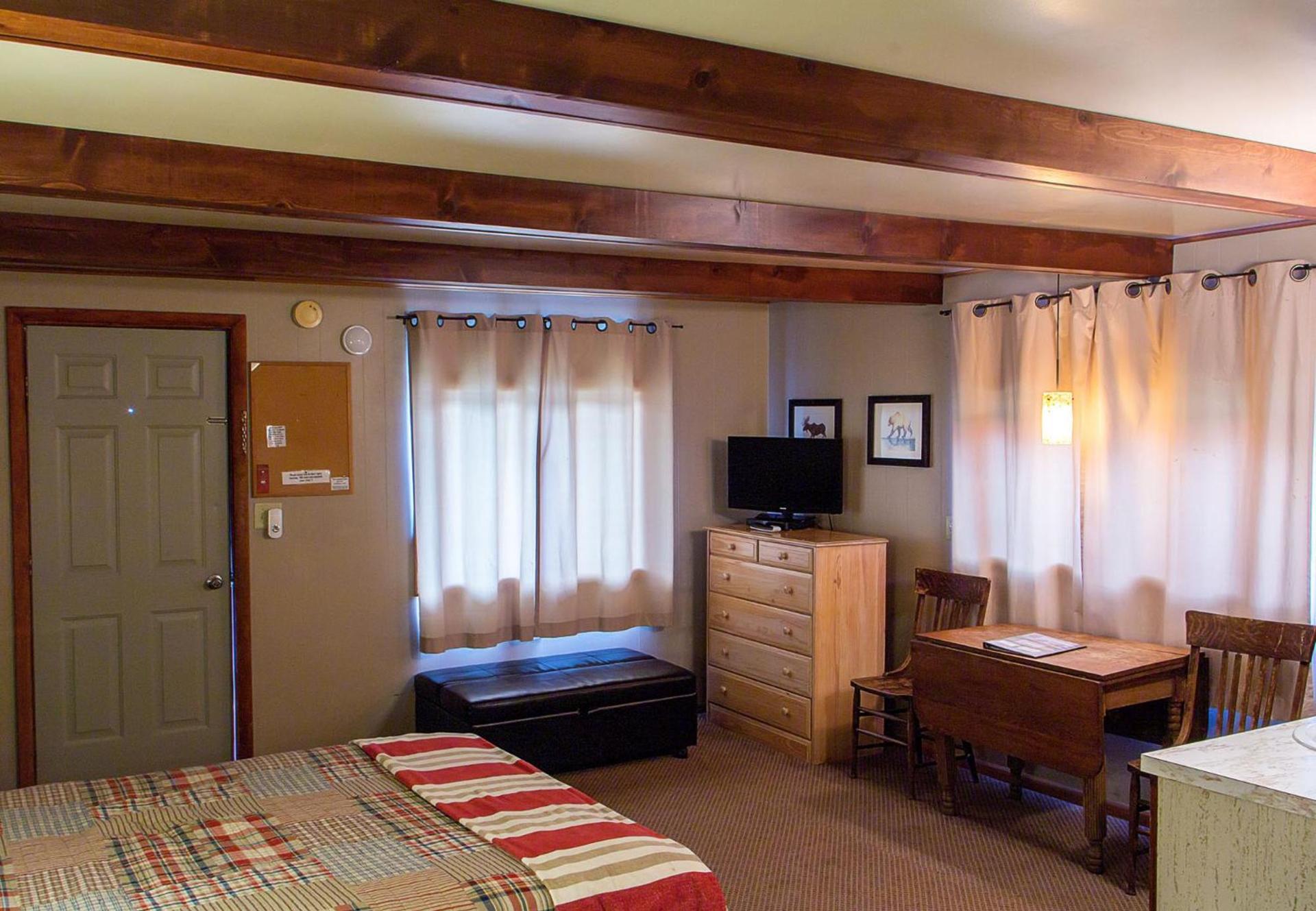 High Country Motel and Cabins photo 51