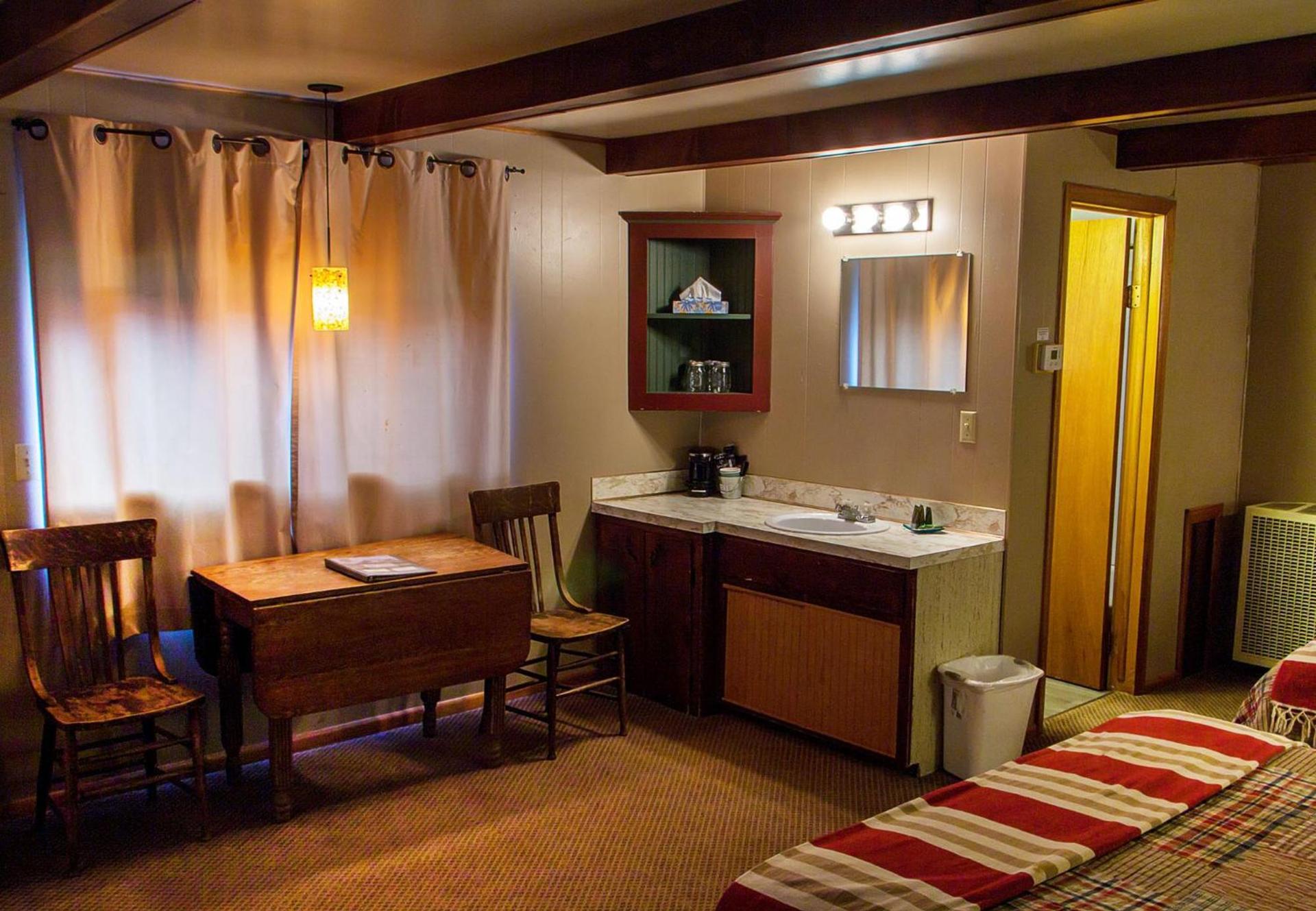 High Country Motel and Cabins photo 20