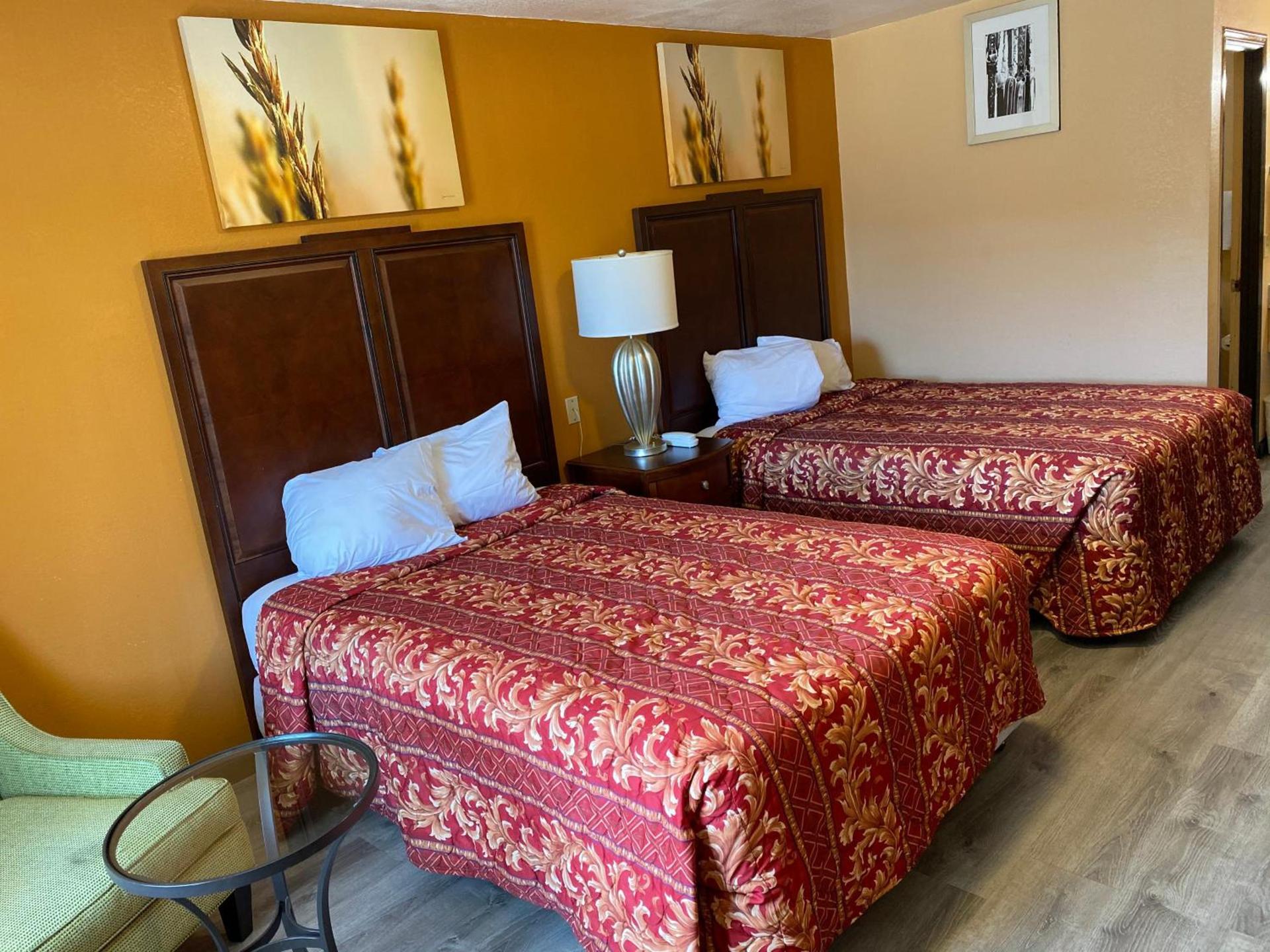 Deluxe Inn photo 5