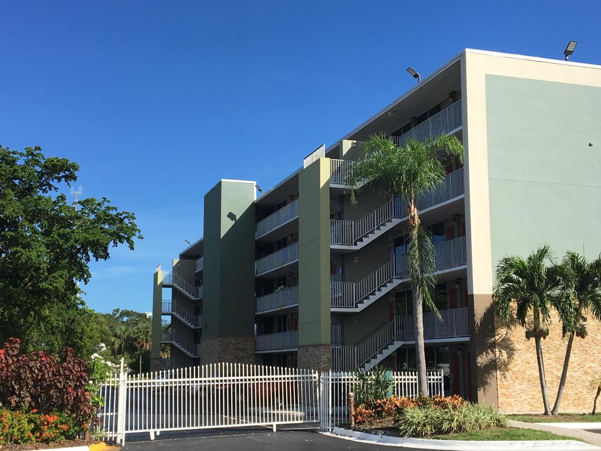 Days Inn by Wyndham Fort Lauderdale Airport Cruise Port photo 19
