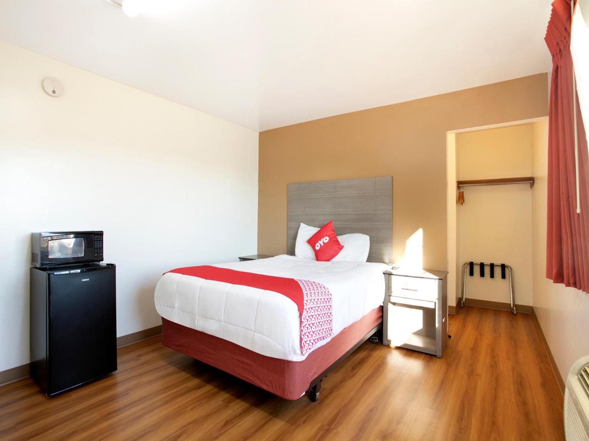 OYO Hotel Kalama photo 9
