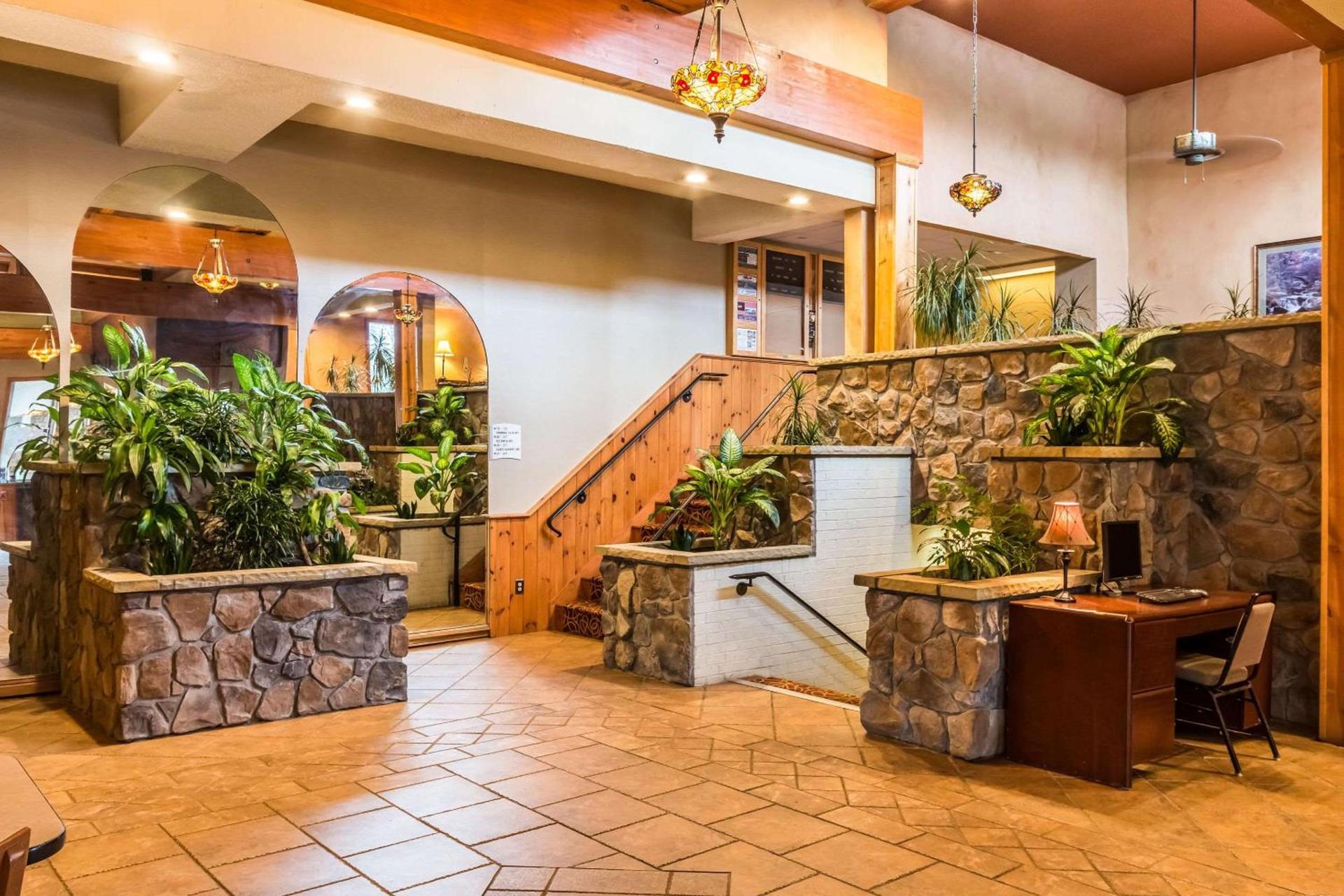 Quaint Inn & Suites — hotel in McHenry
