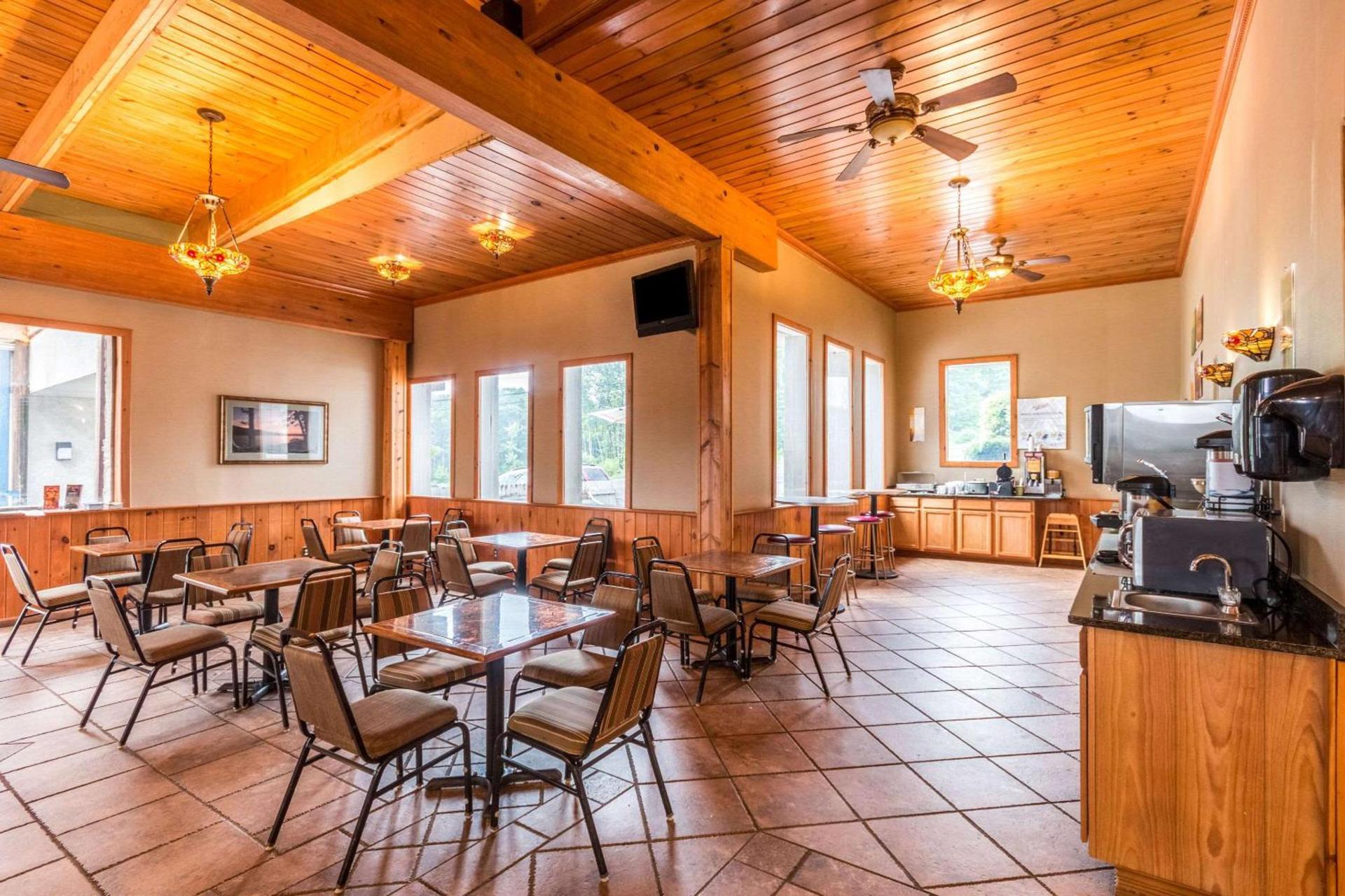 Quaint Inn & Suites photo 7