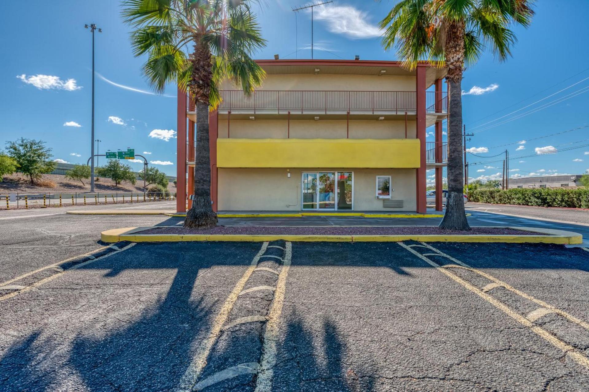 OYO Hotel Tucson Downtown photo 47