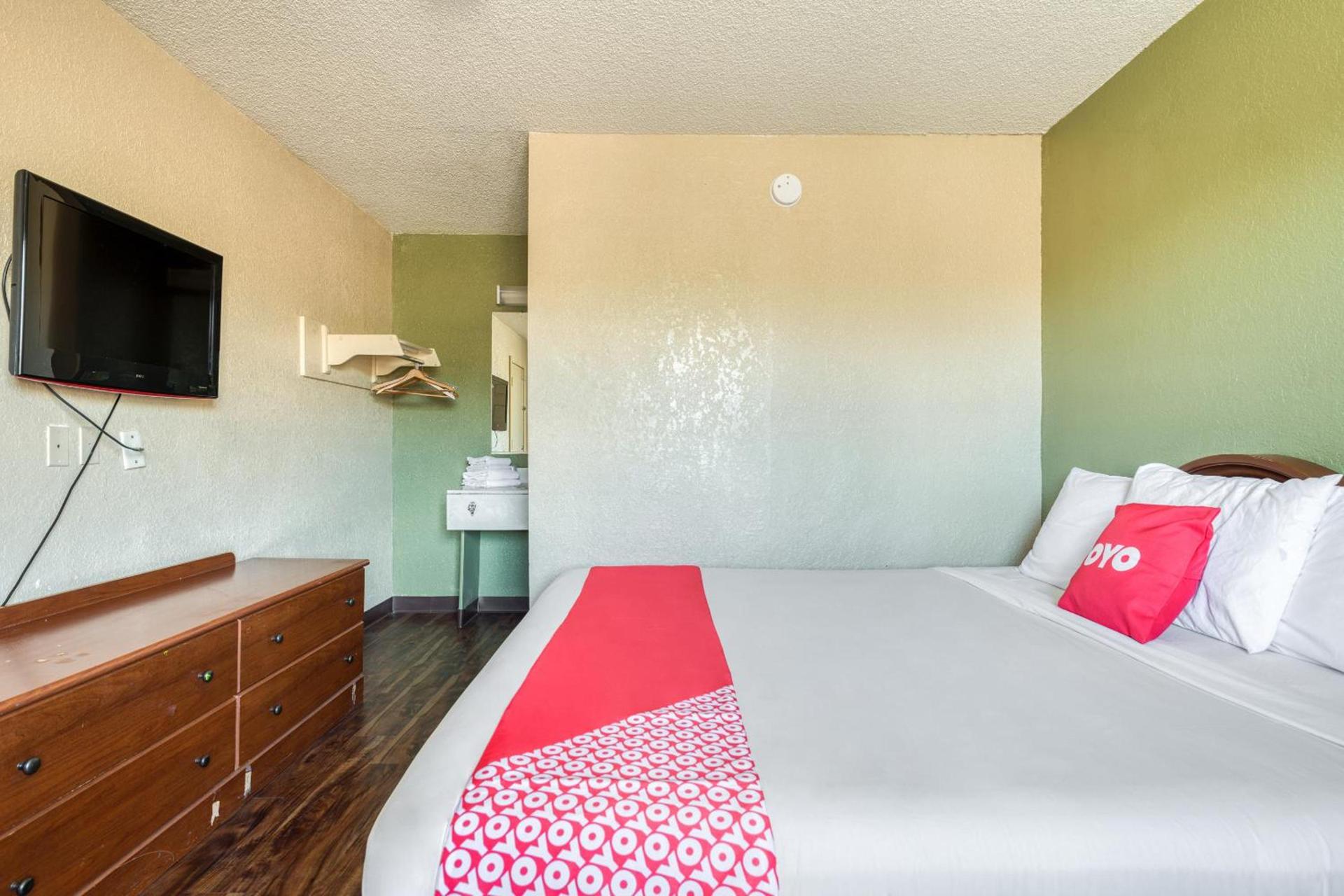 OYO Hotel Tucson Downtown photo 16