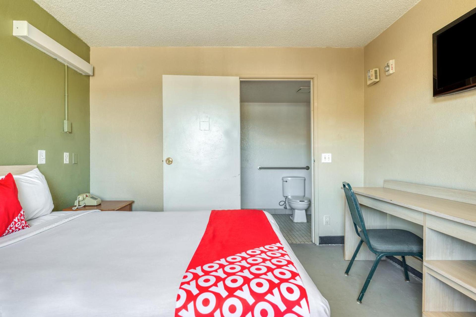 OYO Hotel Tucson Downtown photo 15