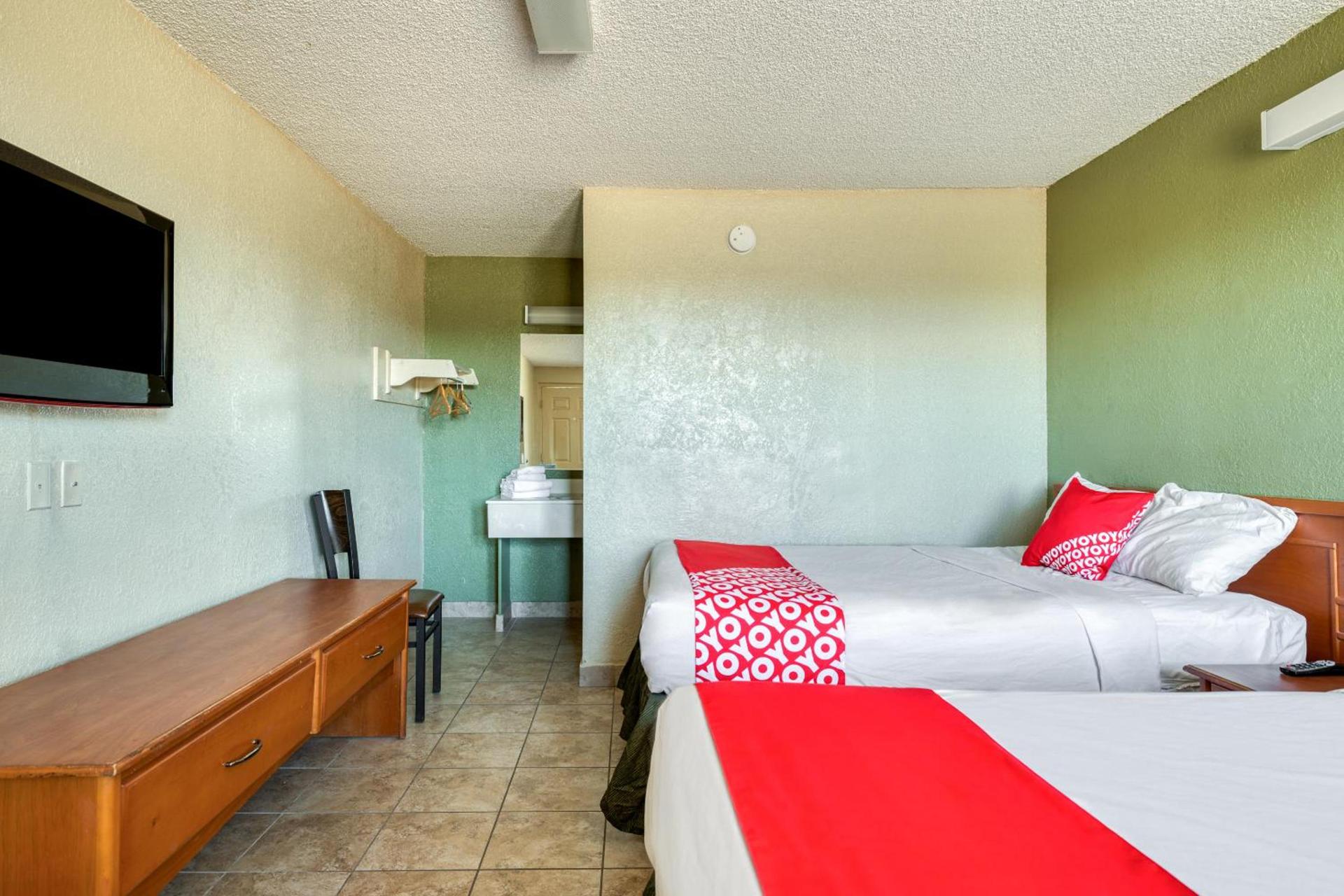 OYO Hotel Tucson Downtown photo 8