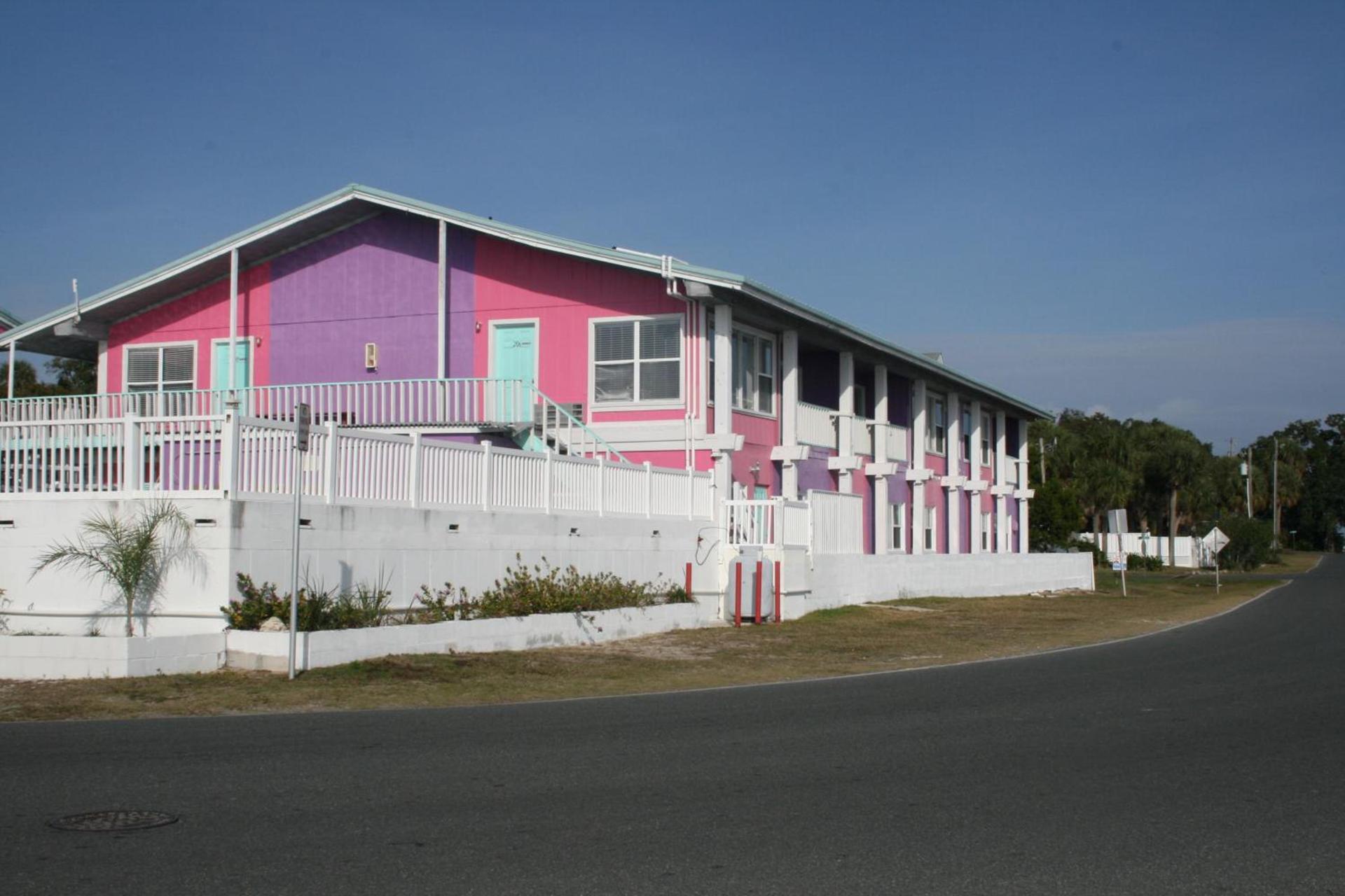 Beach Front Motel Cedar Key photo 24