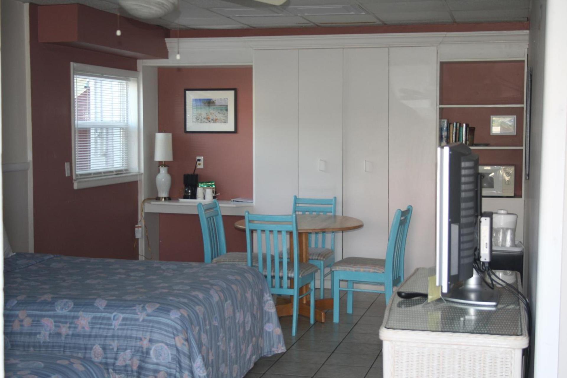 Beach Front Motel Cedar Key photo 13