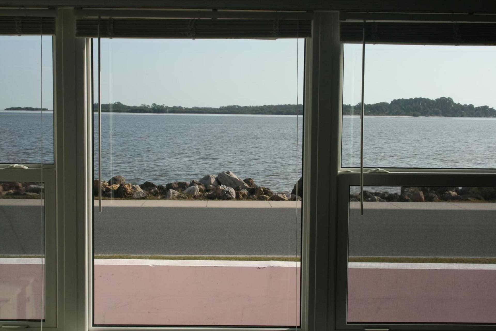 Beach Front Motel Cedar Key photo 39