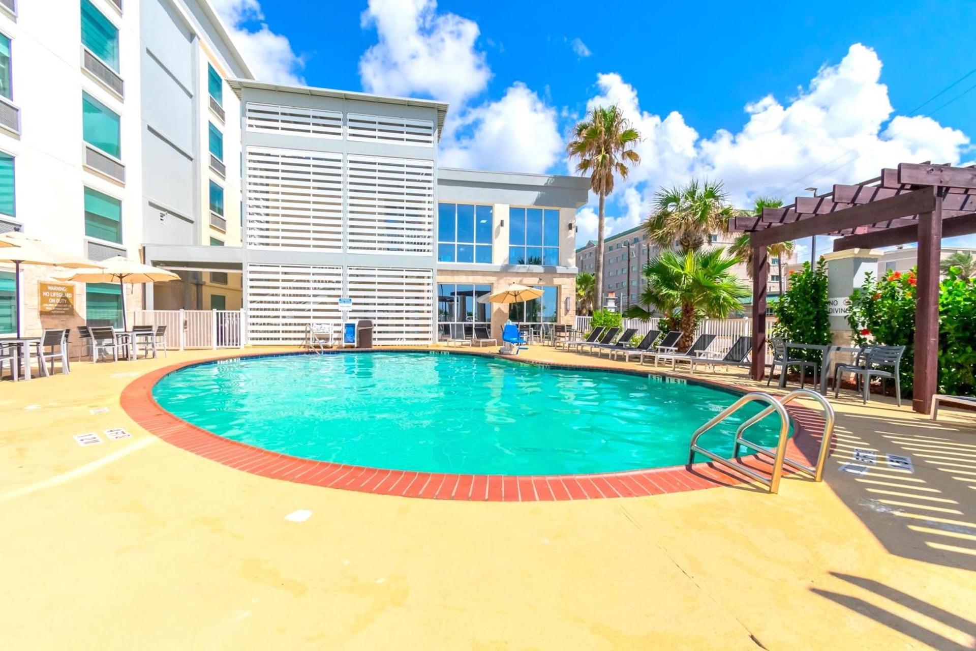 Clarion Pointe Galveston Seawall photo 17