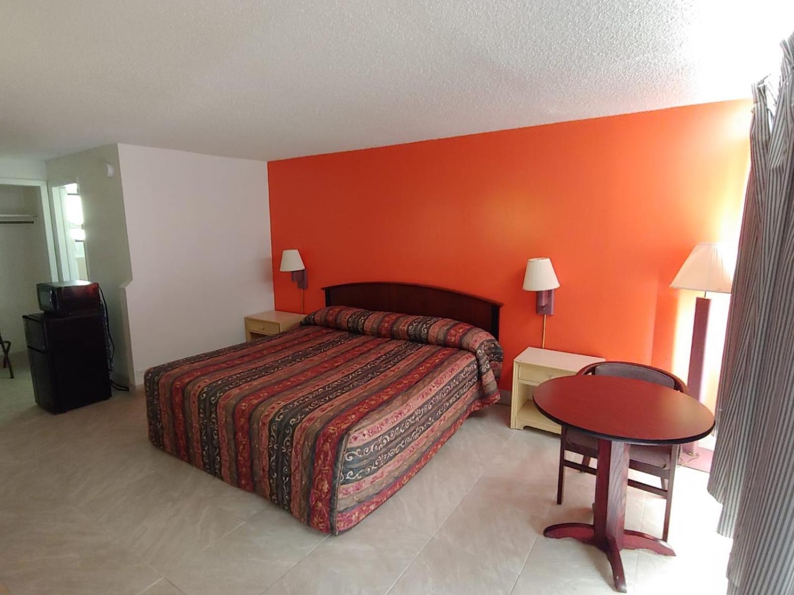 Relax Inn Silver Springs photo 4