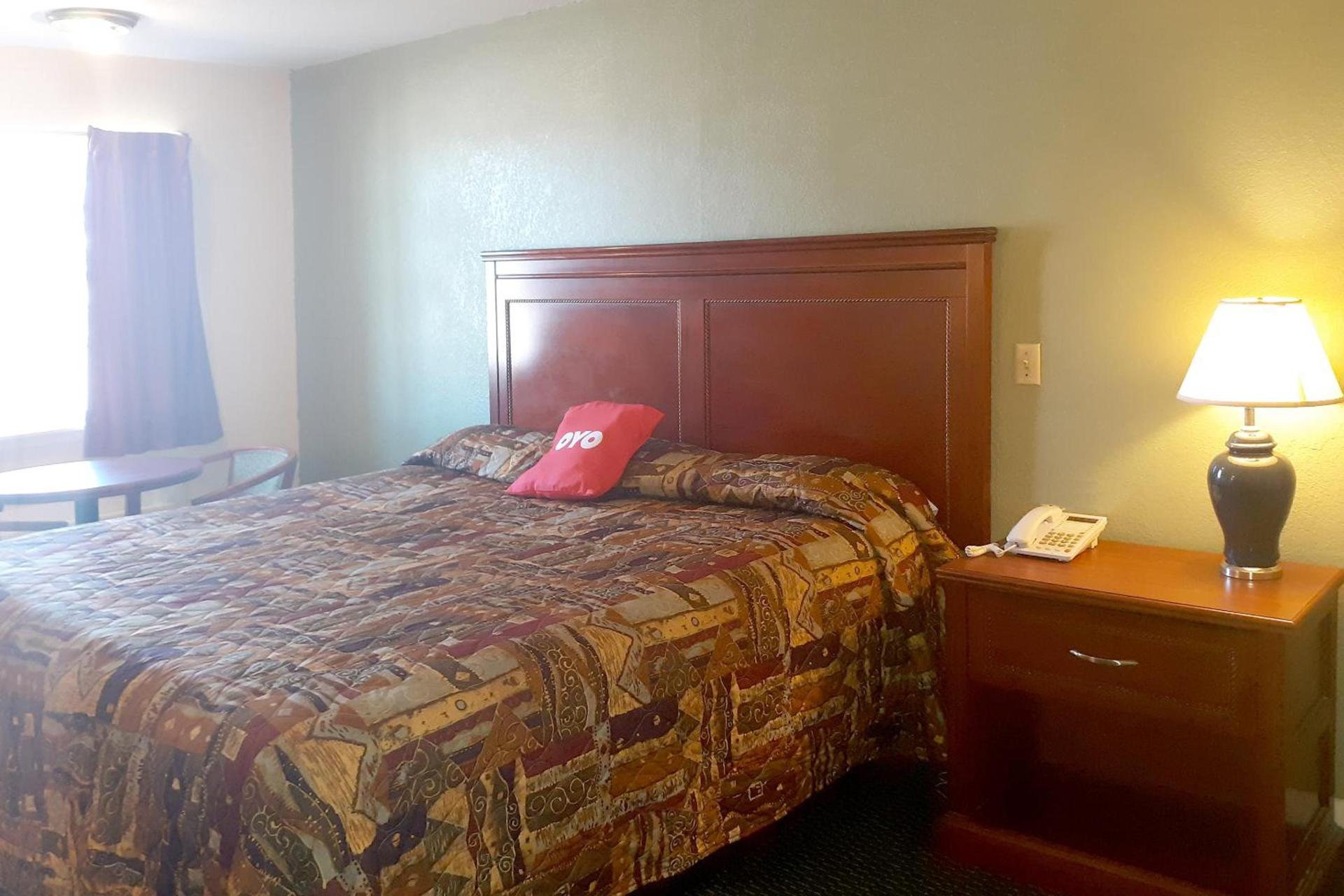 Rest Inn - Extended Stay, I-40 Airport, Wedding & Event Center photo 5