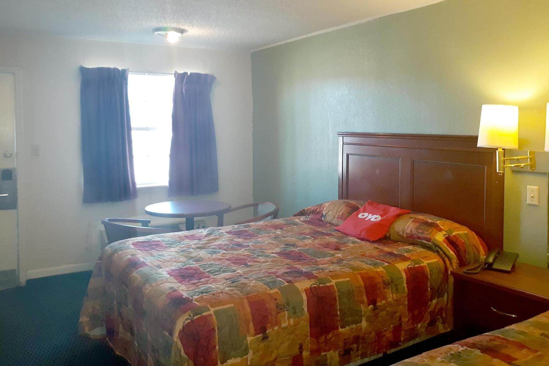 Rest Inn - Extended Stay, I-40 Airport, Wedding & Event Center photo 17