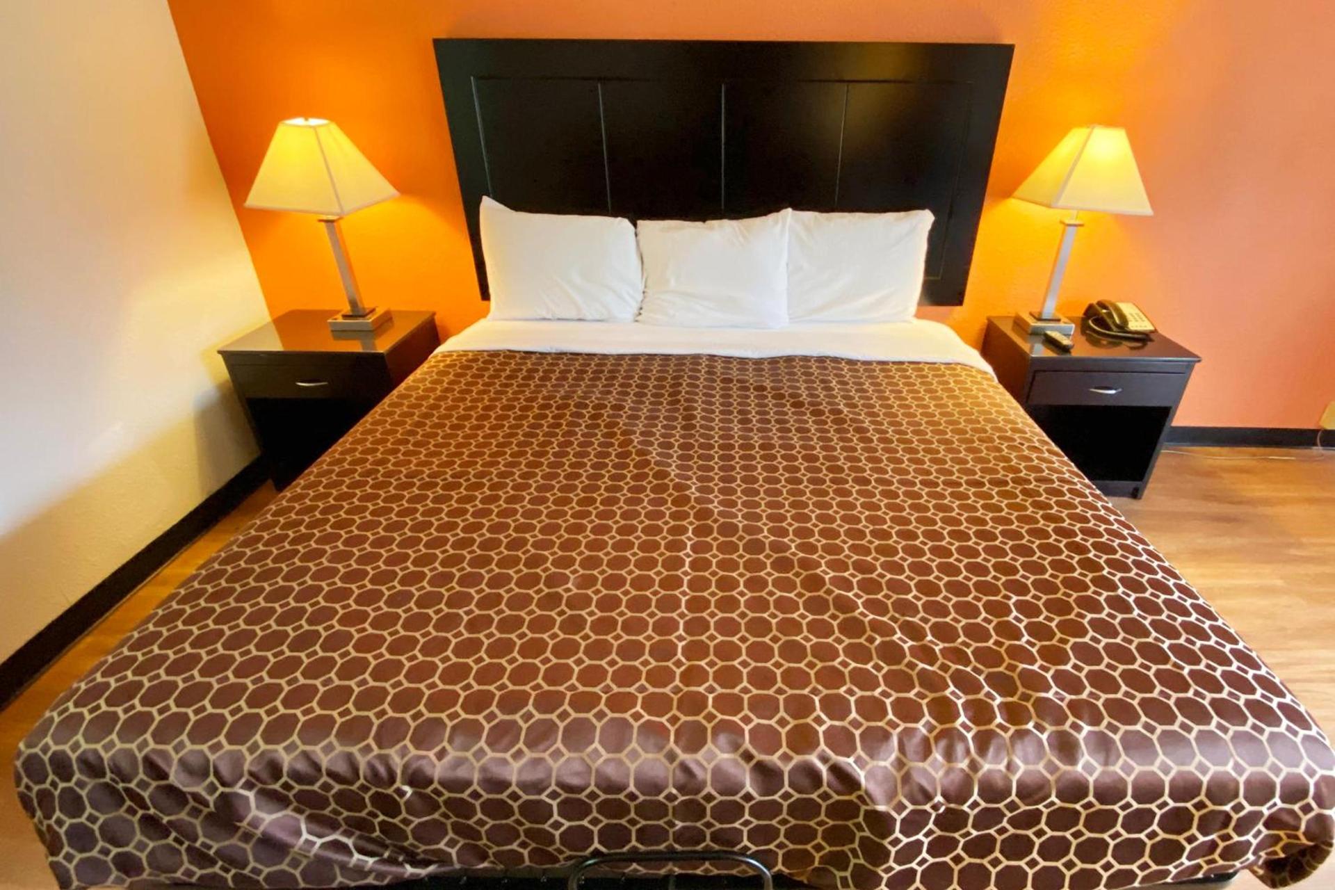 Landmark Hotel photo 23
