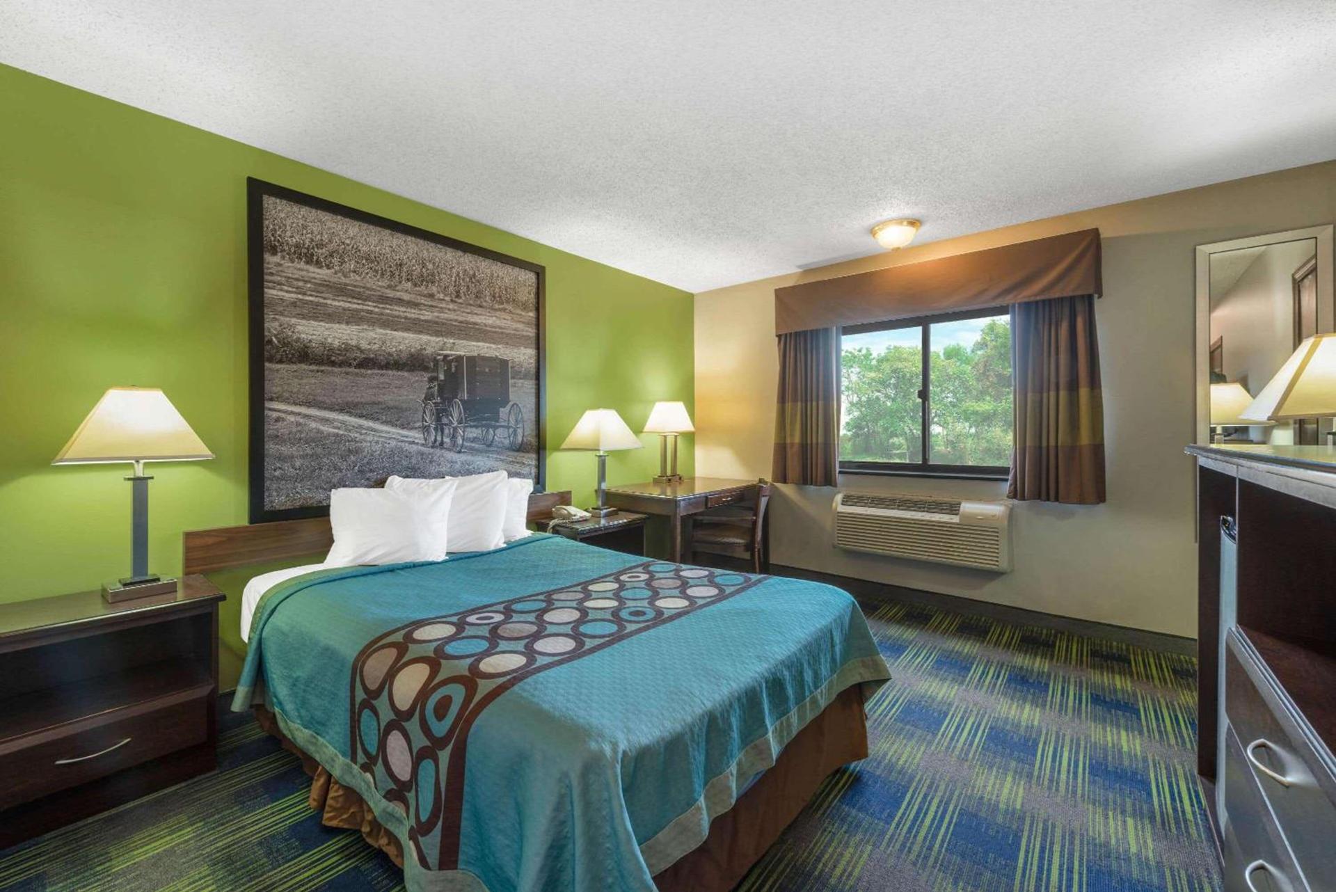 Super 8 by Wyndham Cleveland photo 12