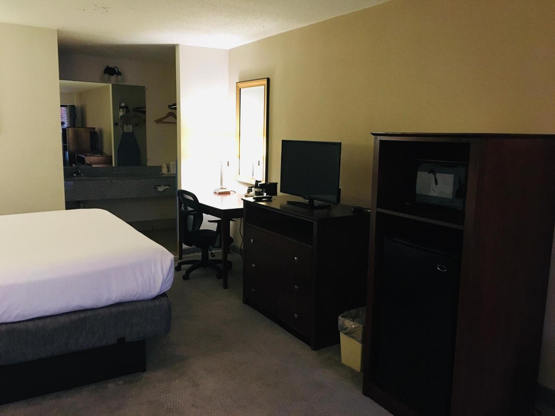 Ramada by Wyndham Batesville photo 19