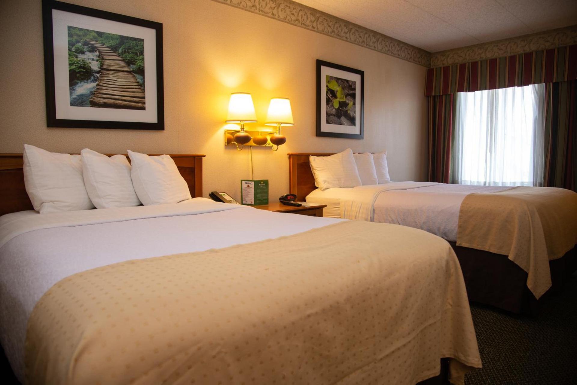 Holiday Lodge Hotel and Conference Center photo 5