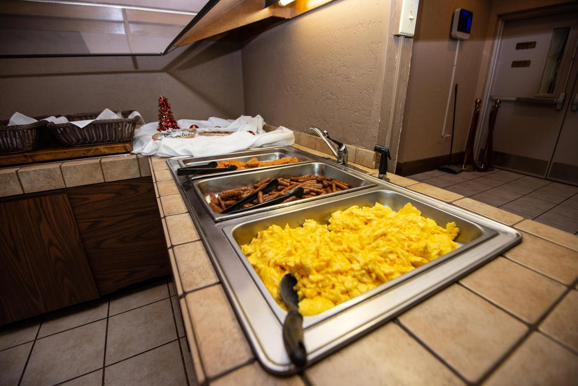 Holiday Lodge Hotel and Conference Center photo 14