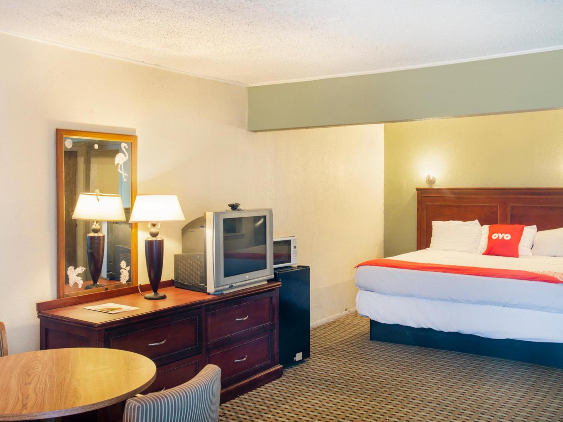 Rest Inn - Extended Stay, I-40 Airport, Wedding & Event Center photo 19