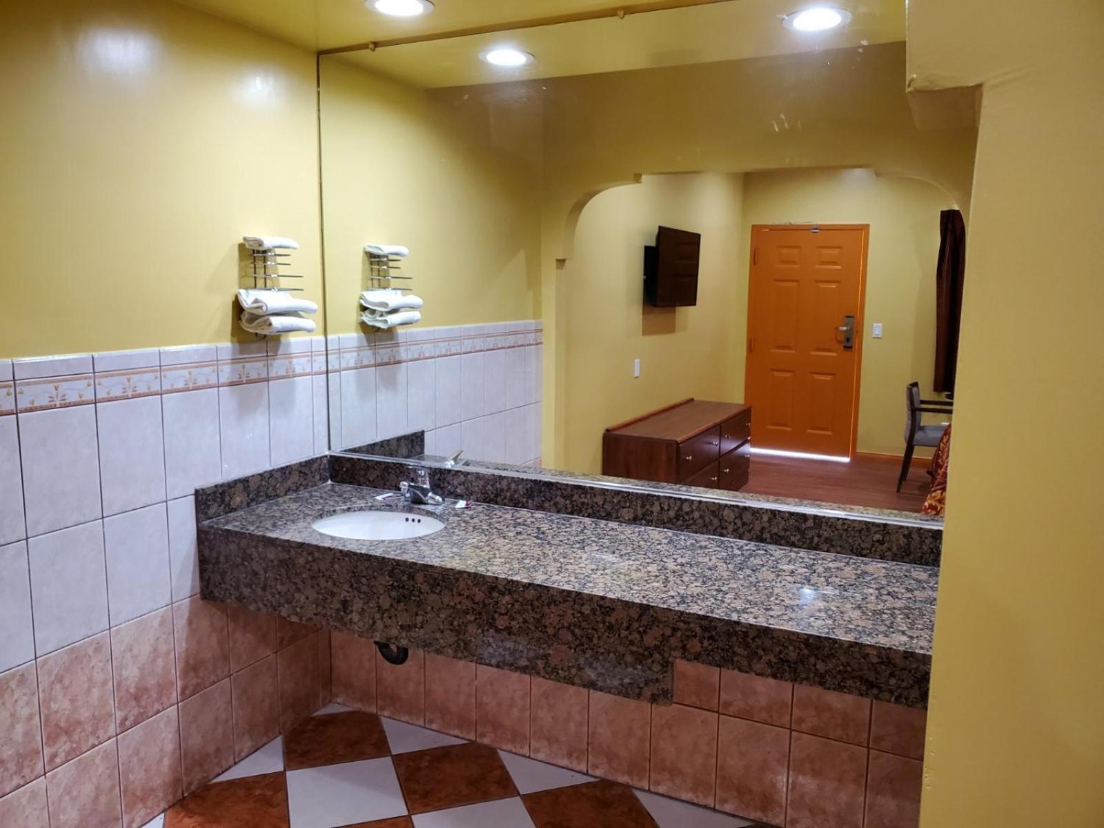 Sunrise Inn photo 15