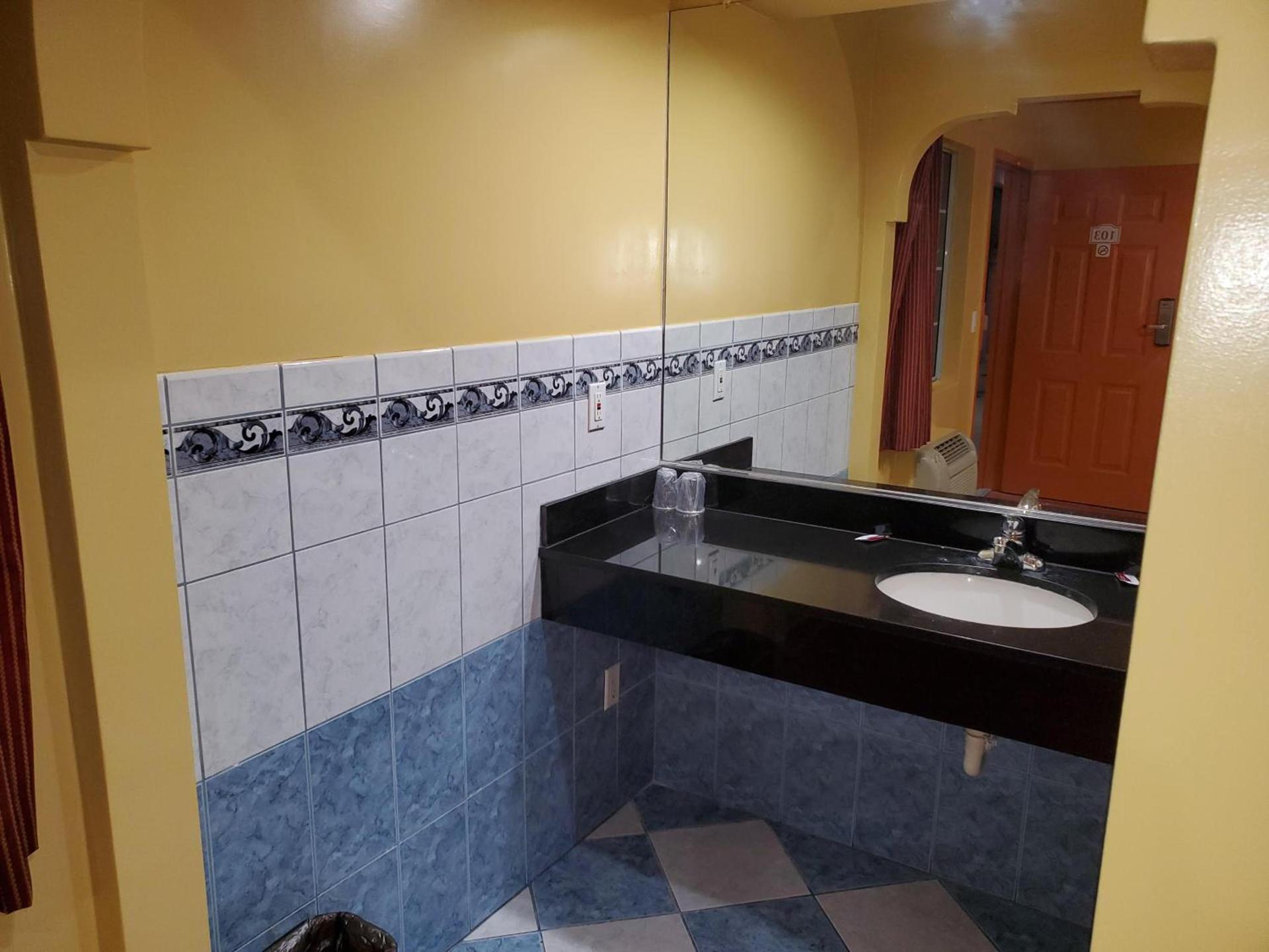 Sunrise Inn photo 13