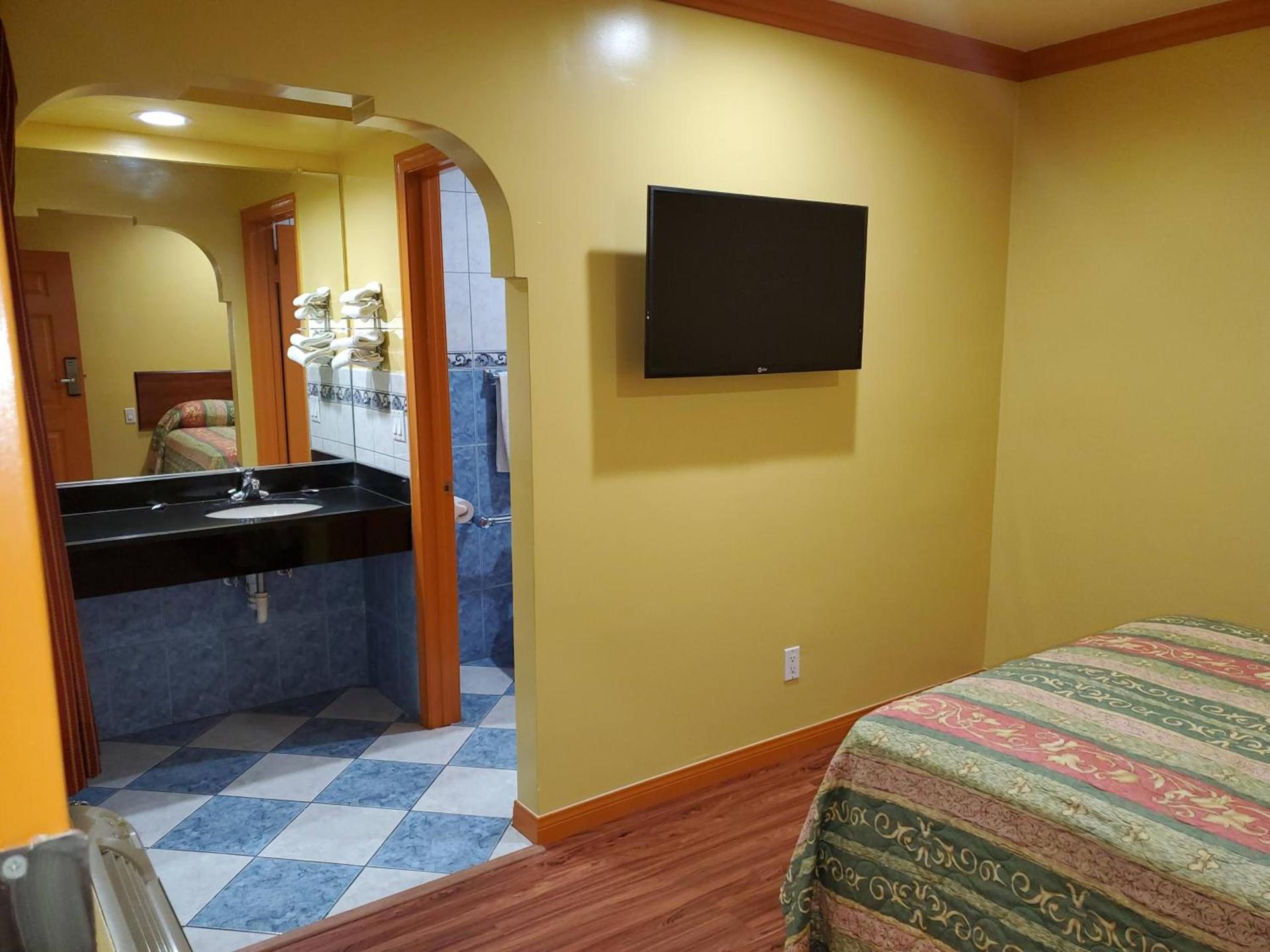 Sunrise Inn photo 6