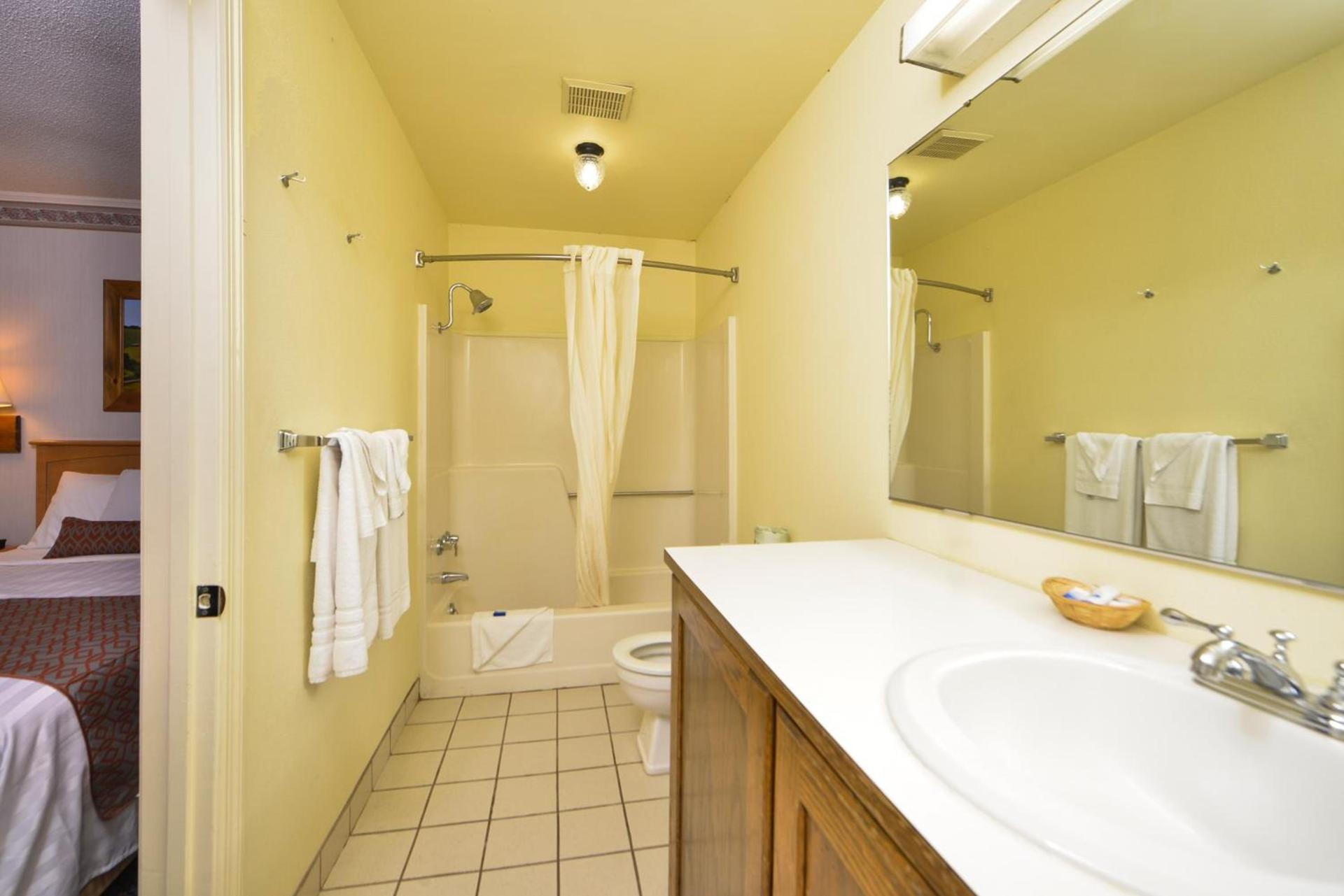 Days Inn by Wyndham Jefferson photo 26