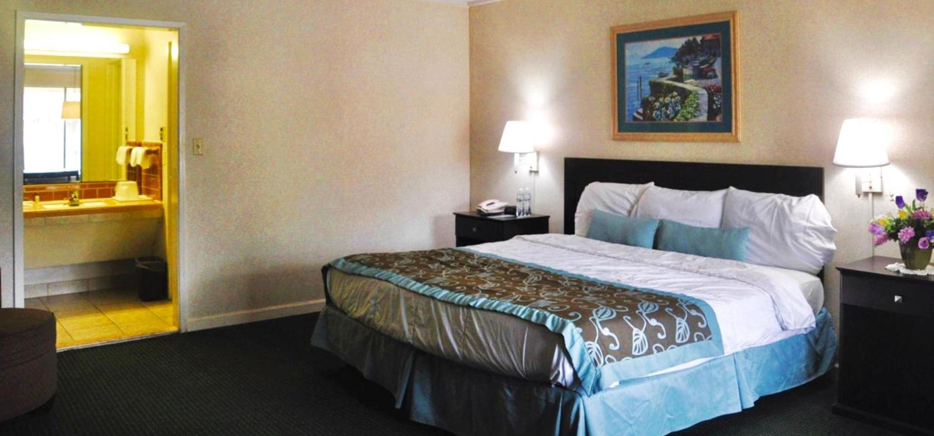 Azalea Inn & Suites photo 4