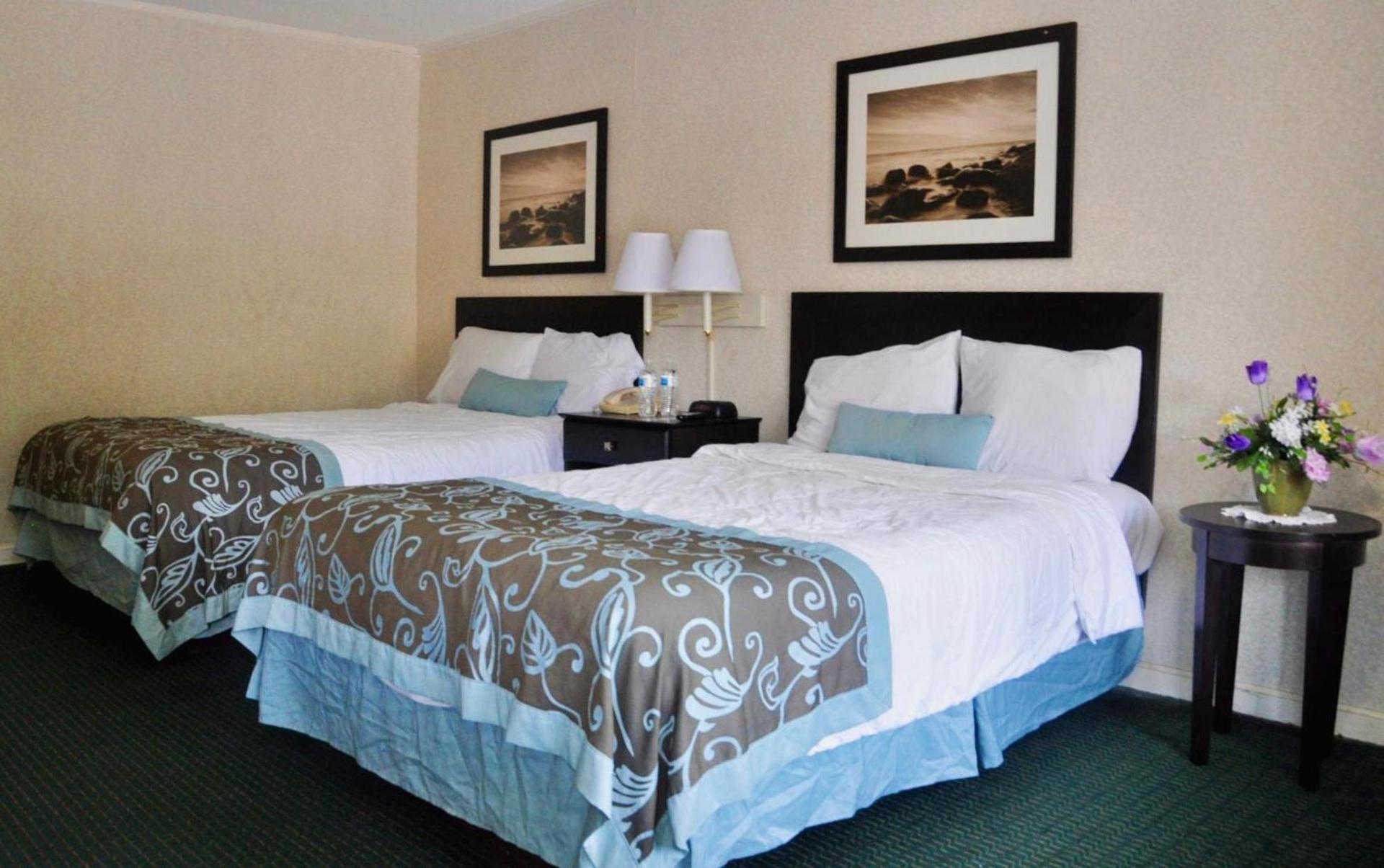 Azalea Inn & Suites photo 13