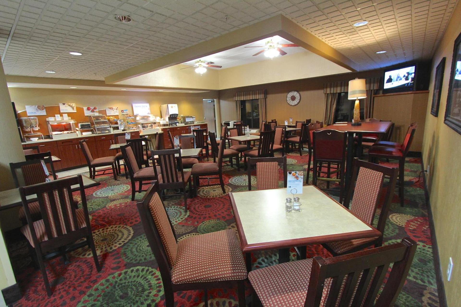 Baymont Inn & Suites by Wyndham Findlay photo 5