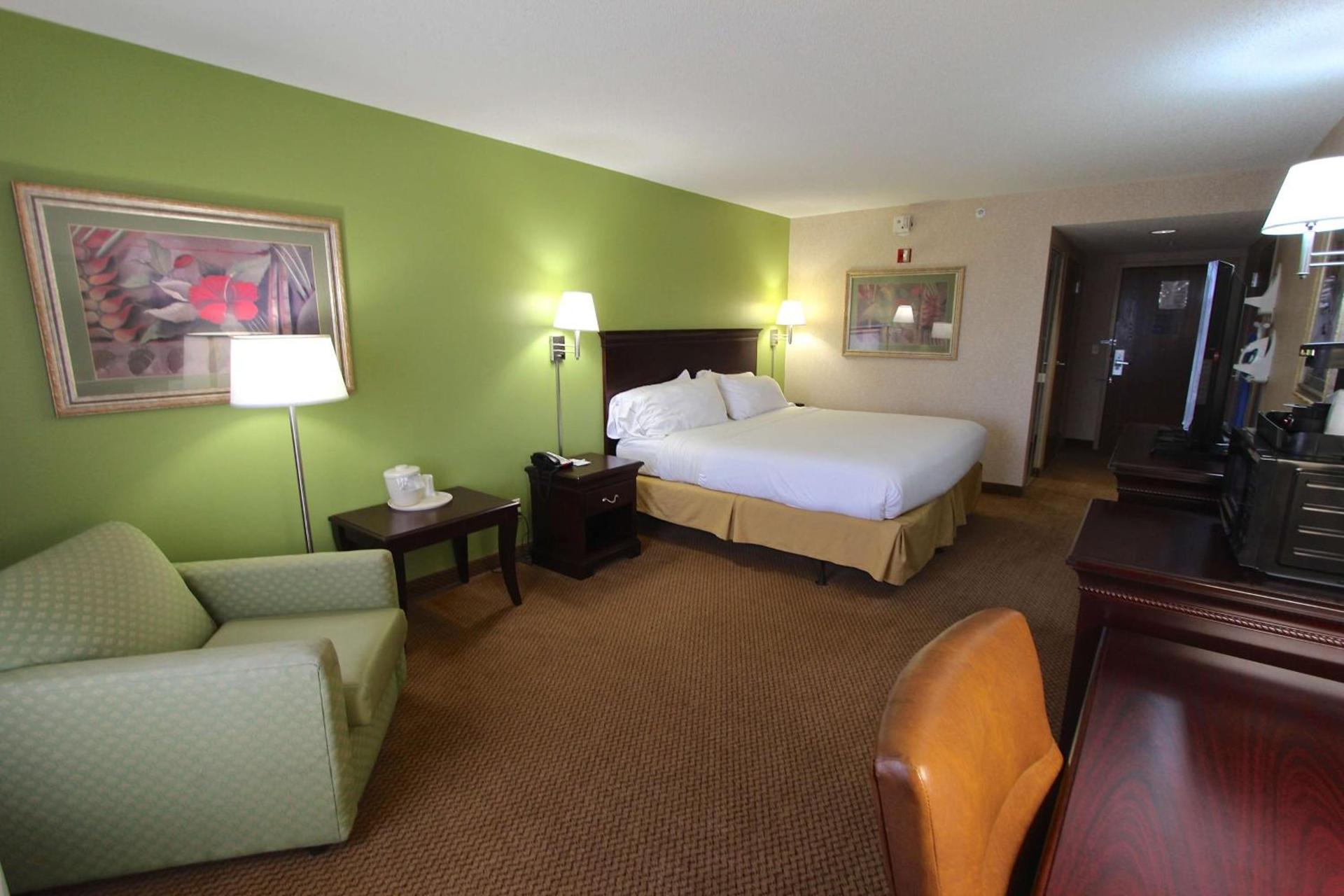 Baymont Inn & Suites by Wyndham Findlay photo 9