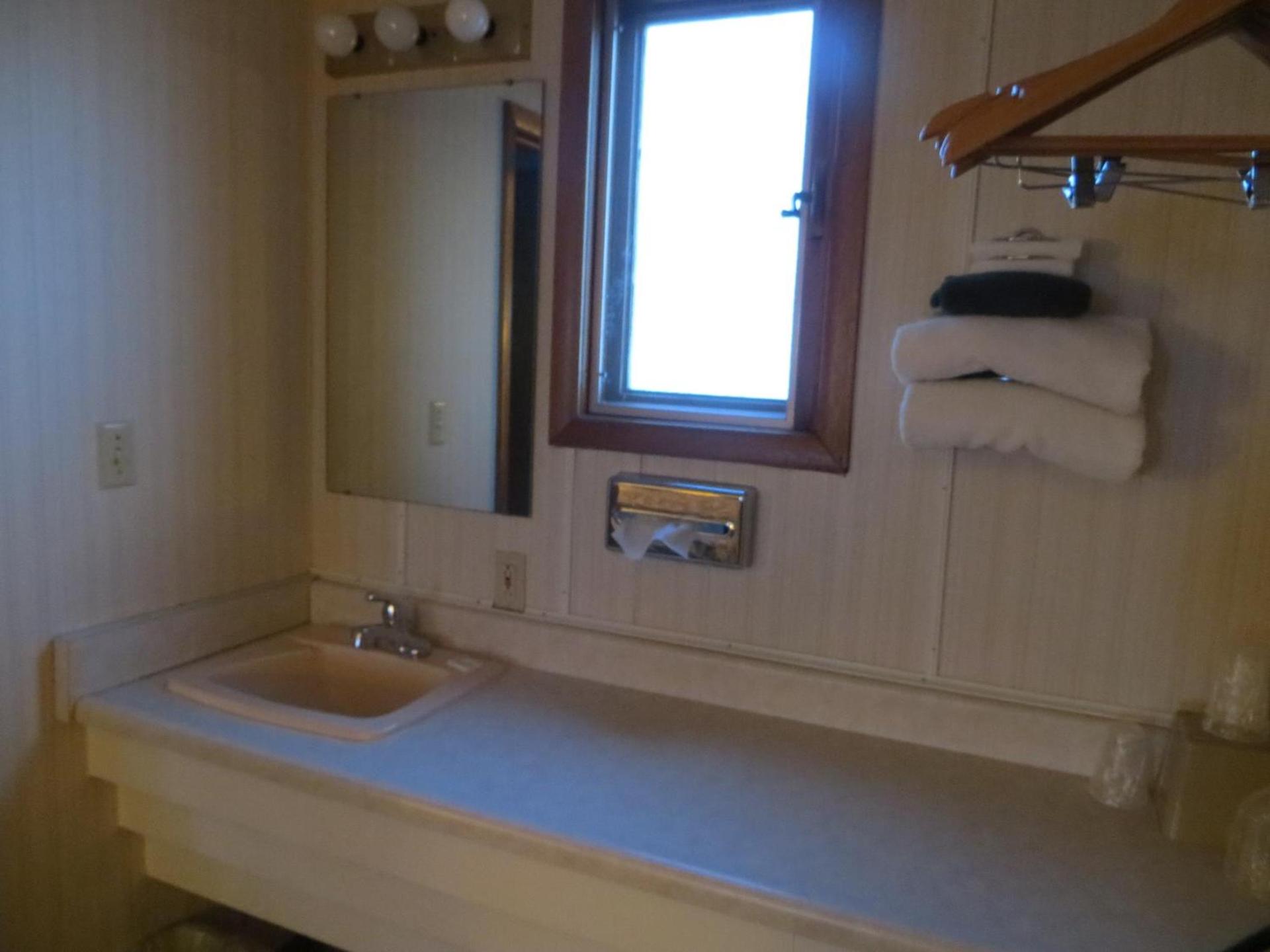 Midtown Western Inn - Kearney photo 13
