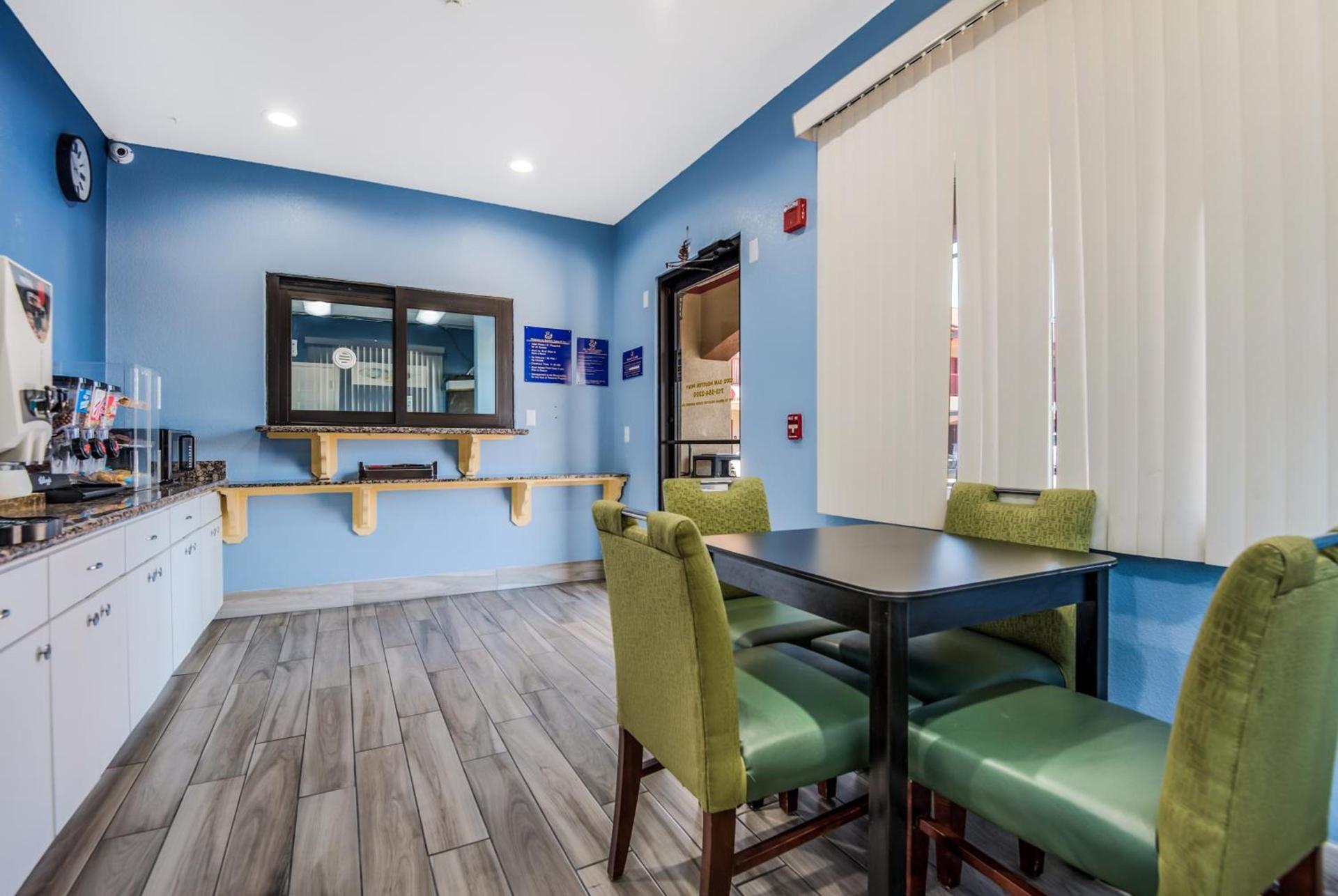 Scottish Inns & Suites IAH Airport-Beltway 8 photo 24