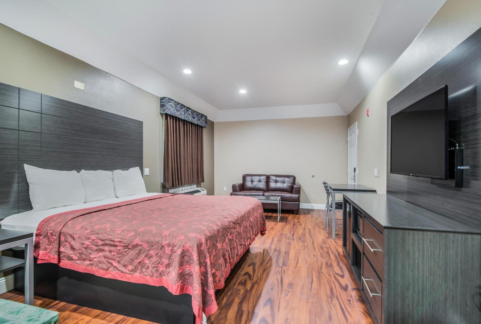 Scottish Inns & Suites IAH Airport-Beltway 8 photo 5