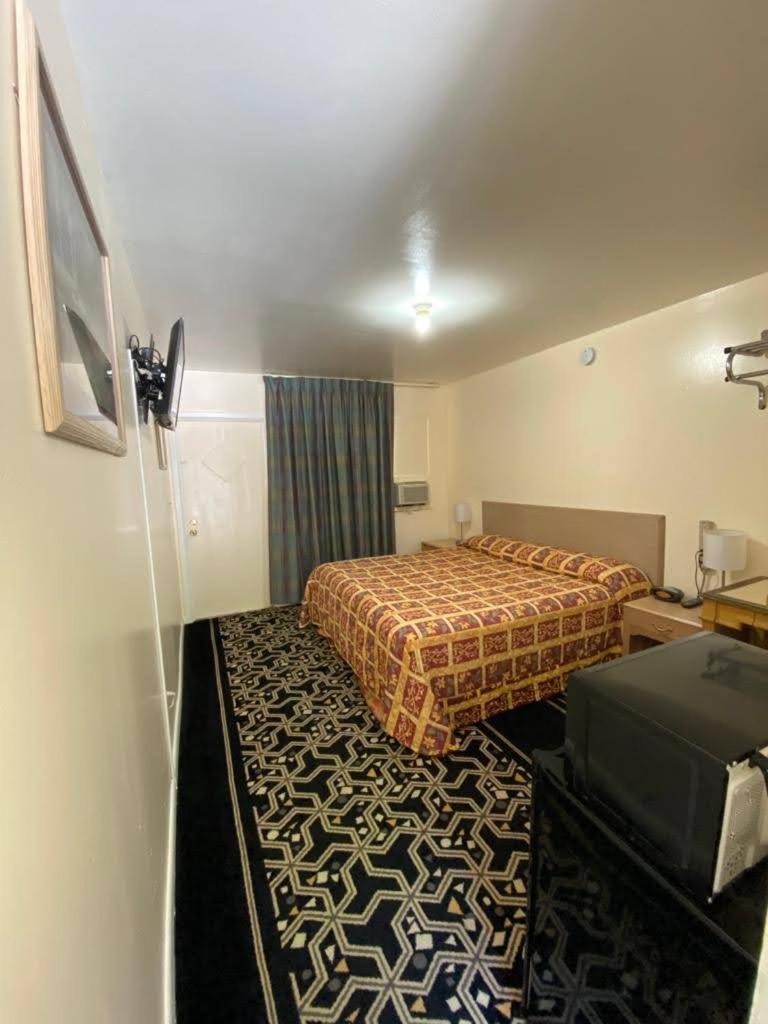 Budget Inn photo 5