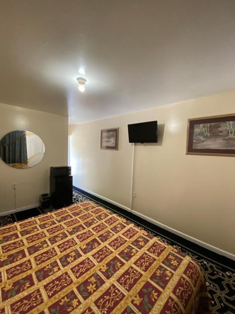 Budget Inn photo 9