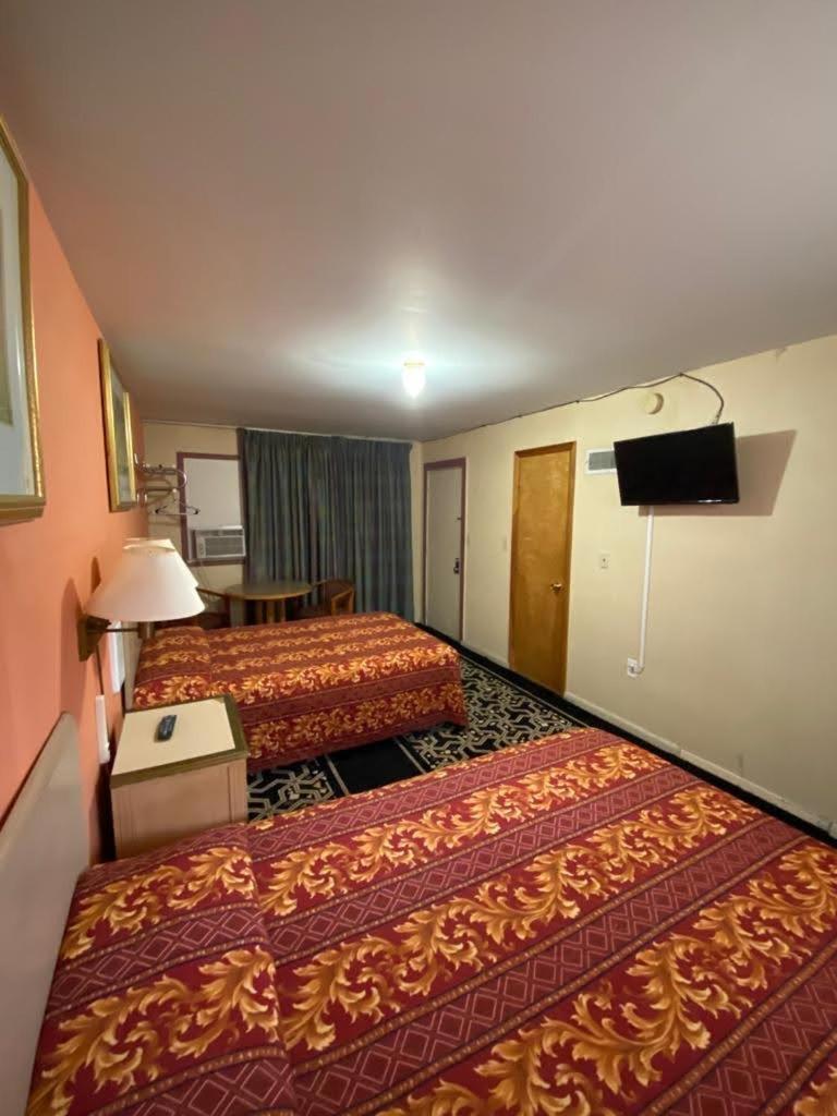 Budget Inn photo 8