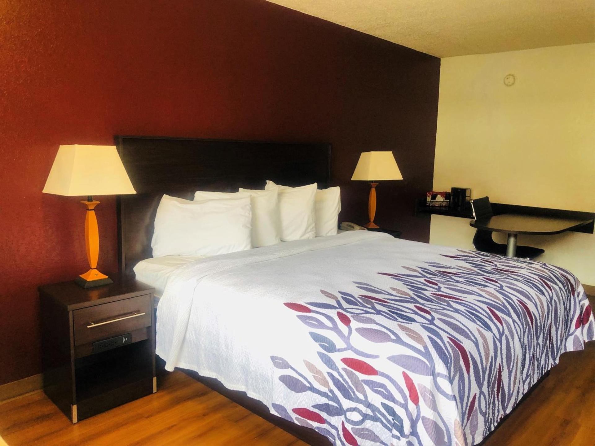 Red Roof Inn Bridgeton photo 4