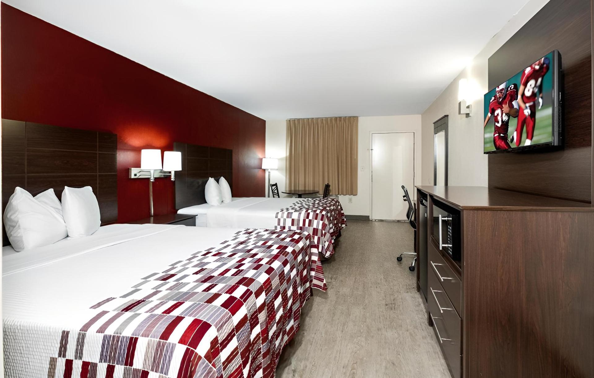 Red Roof Inn Bakersfield photo 4
