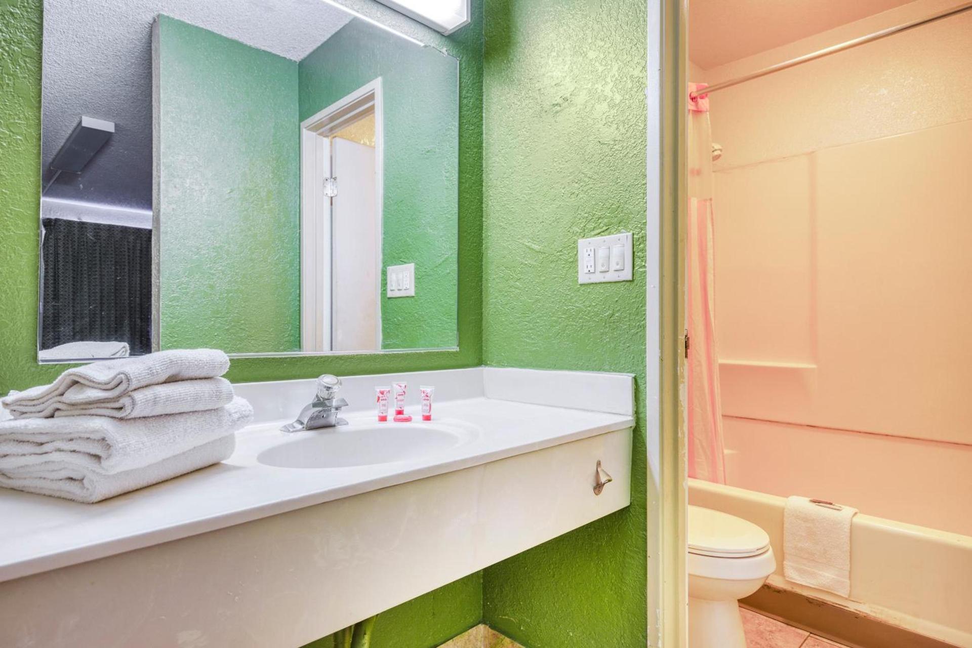 OYO Hotel Tucson Downtown photo 30