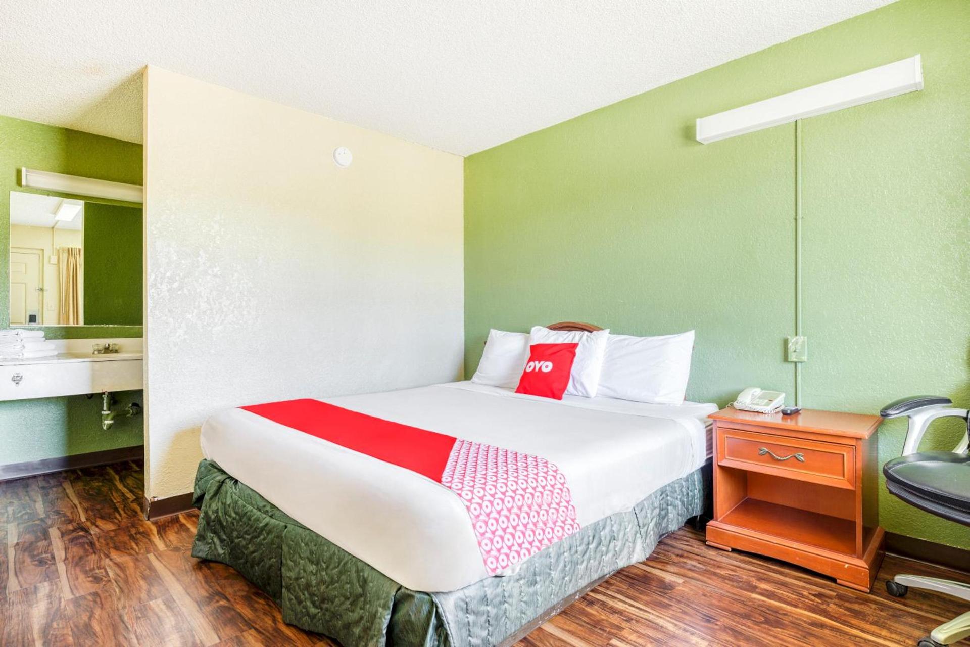OYO Hotel Tucson Downtown photo 19