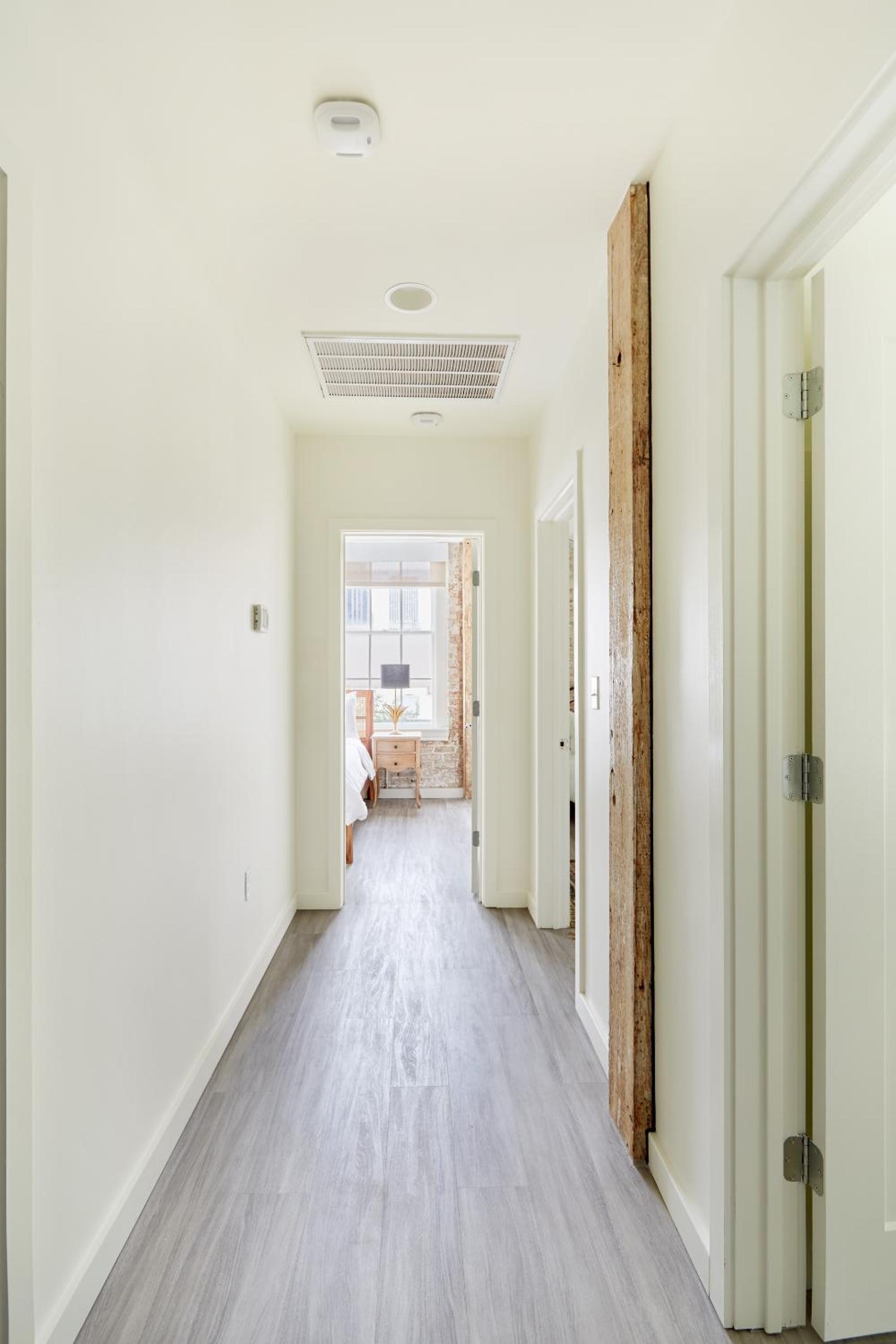 Sonder Gallery Row photo 15
