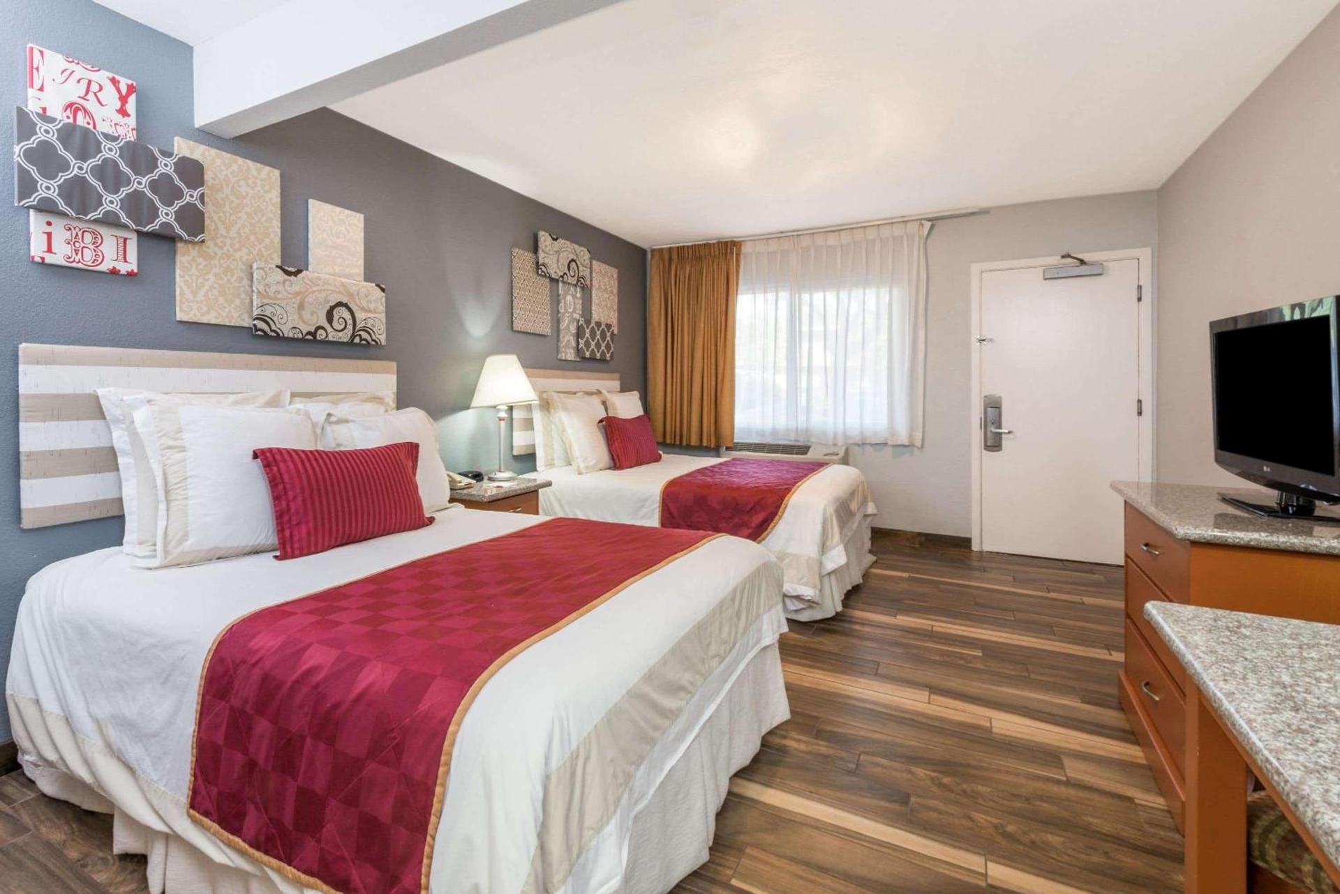Ramada by Wyndham near SeaWorld / Mission Beach photo 6