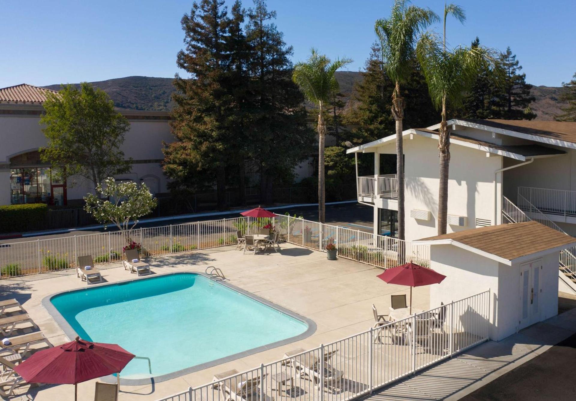Motel 6 San Luis Obispo, CA - North photo 40